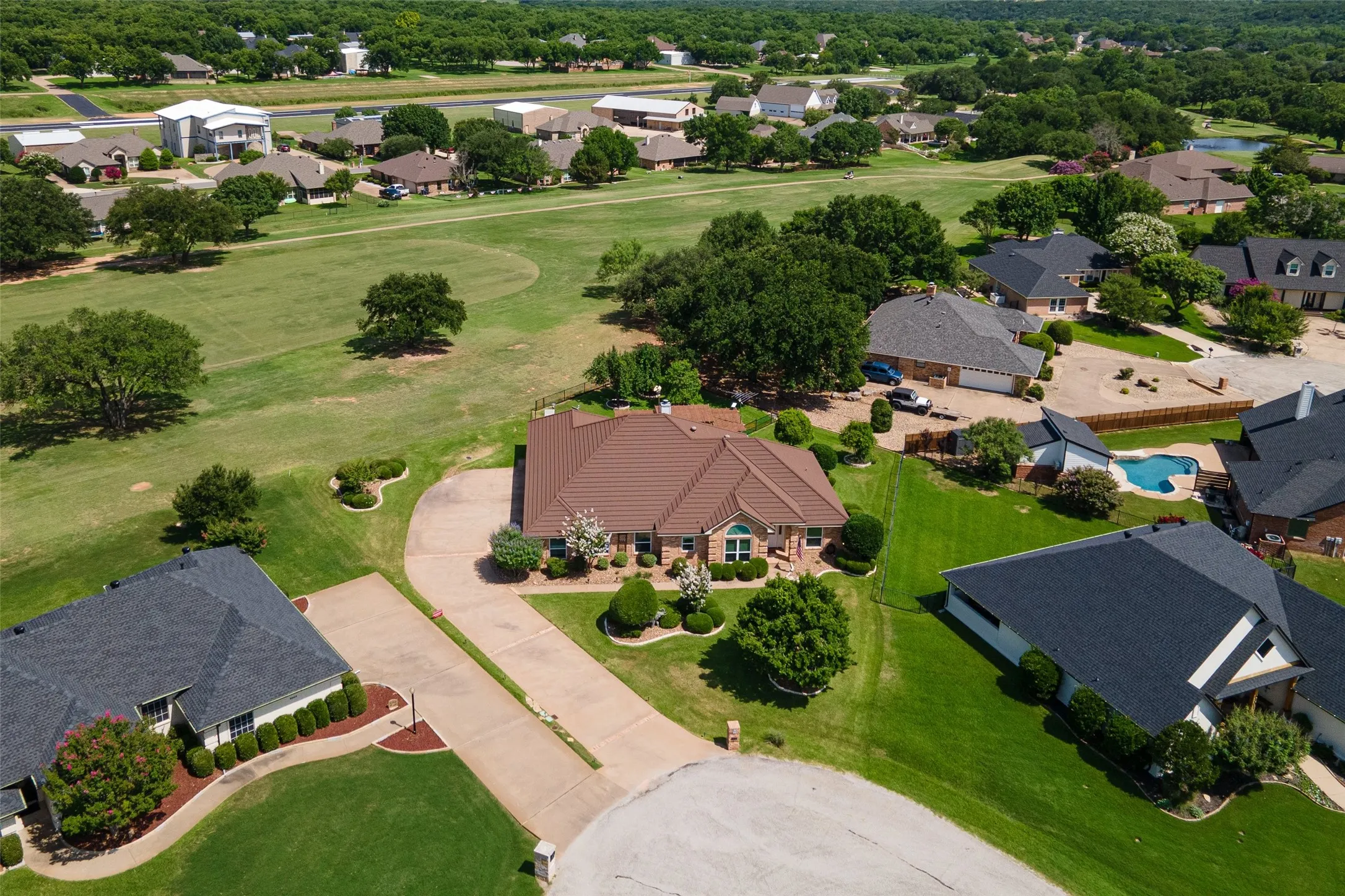 Single Family Residence For Sale in Hood County , 6303 Dulcito Court, Granbury, Texas 76049, 3 Bedrooms, 4 Bathrooms, 3 Garage spaces, 2,566 Sqft, built in 1994, Price $540,000, mls#21314784, Real Estate Agent in Granbury, Homes For Sale in Hood county, Homes For Sale in Granbury, Realtor in Granbury Texas, Real Estate Brokerage Independent Realty Texas, Luminita Cordes Realtor