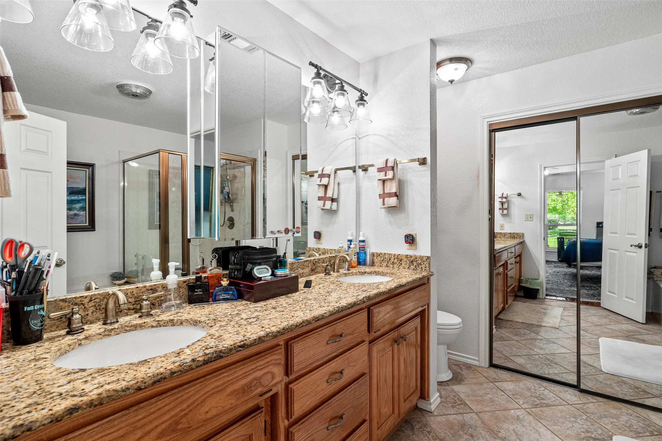 Single Family Residence For Sale in Hood County , 6303 Dulcito Court, Granbury, Texas 76049, 3 Bedrooms, 4 Bathrooms, 3 Garage spaces, 2,566 Sqft, built in 1994, Price $540,000, mls#21314784, Real Estate Agent in Granbury, Homes For Sale in Hood county, Homes For Sale in Granbury, Realtor in Granbury Texas, Real Estate Brokerage Independent Realty Texas, Luminita Cordes Realtor