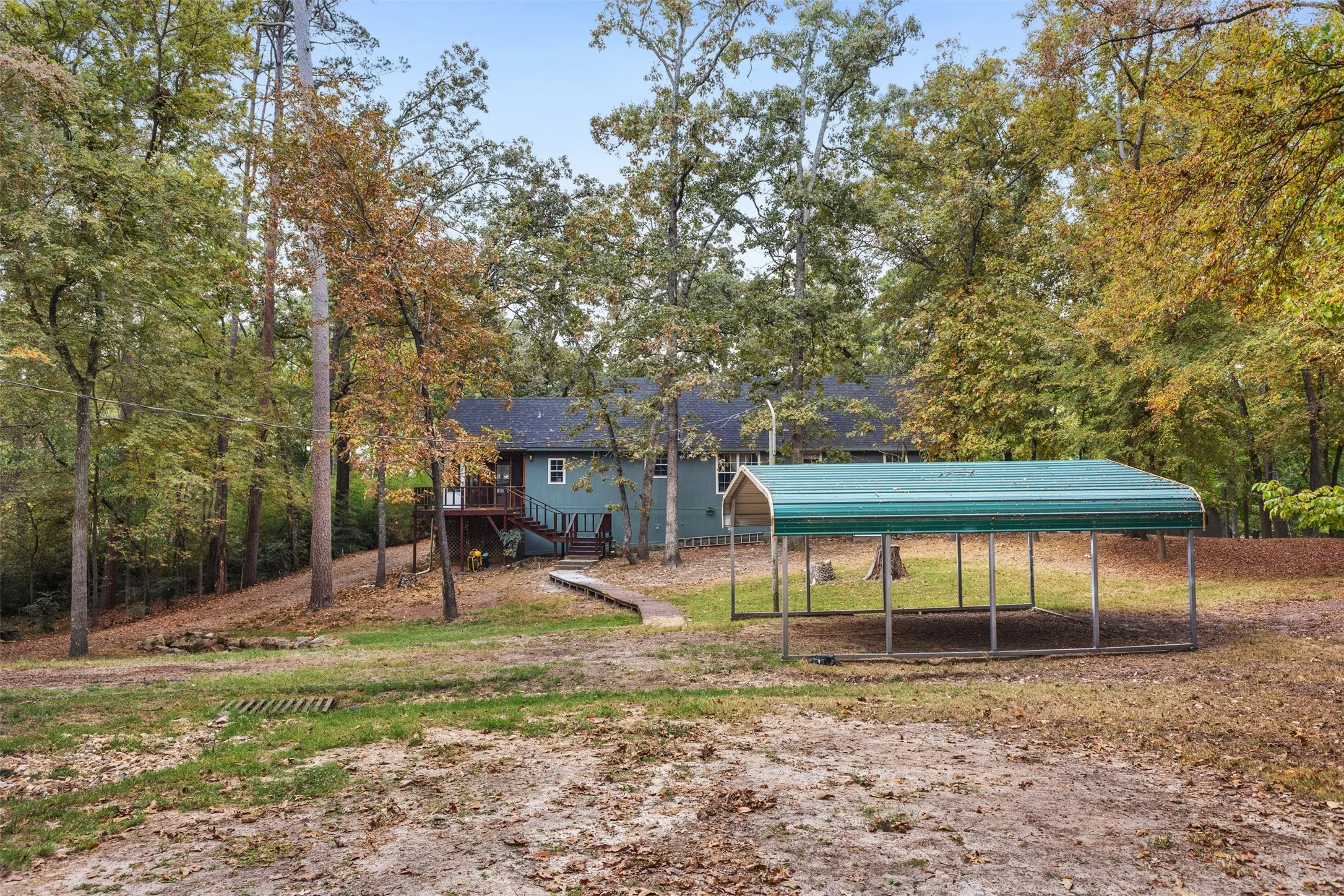 Single Family Residence For Sale in Franklin (TX) County , 109 King Lyle Road, Scroggins, Texas 75480, 2 Bedrooms, 2 Bathrooms, Garage spaces, 1,500 Sqft, built in 1996, Price $299,000, mls#21262547, Real Estate Agent in Scroggins, Homes For Sale in Franklin (TX) county, Homes For Sale in Scroggins, Realtor in Scroggins Texas, Real Estate Brokerage Independent Realty Texas, Luminita Cordes Realtor