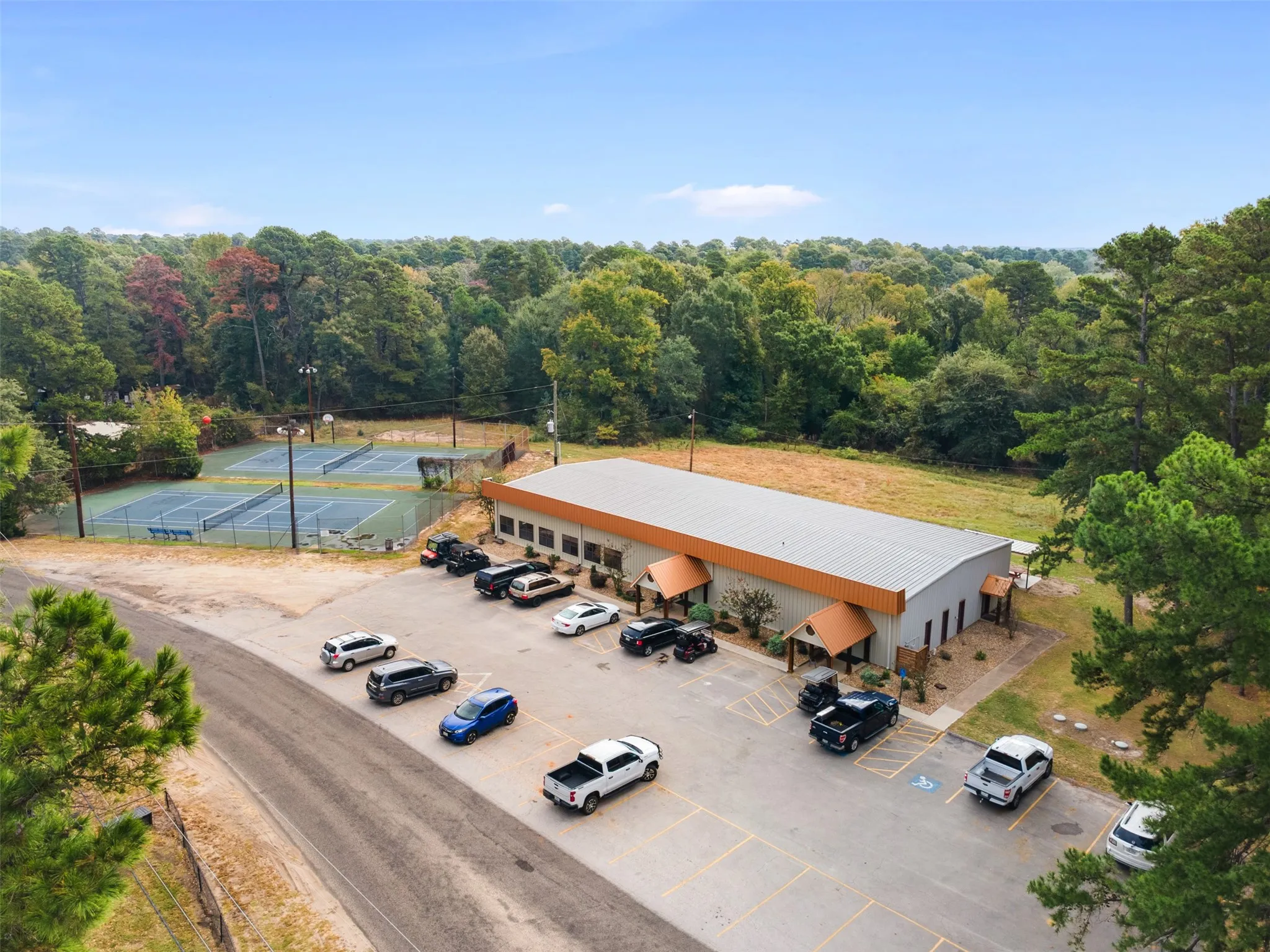 Single Family Residence For Sale in Franklin (TX) County , 109 King Lyle Road, Scroggins, Texas 75480, 2 Bedrooms, 2 Bathrooms, Garage spaces, 1,500 Sqft, built in 1996, Price $299,000, mls#21262547, Real Estate Agent in Scroggins, Homes For Sale in Franklin (TX) county, Homes For Sale in Scroggins, Realtor in Scroggins Texas, Real Estate Brokerage Independent Realty Texas, Luminita Cordes Realtor