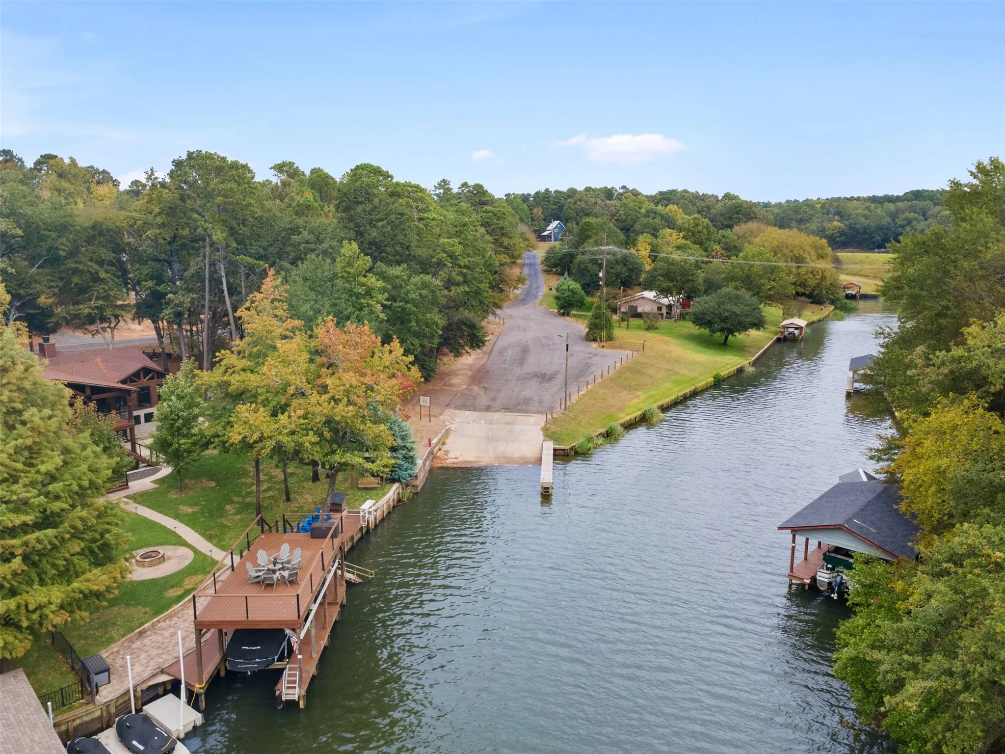 Single Family Residence For Sale in Franklin (TX) County , 109 King Lyle Road, Scroggins, Texas 75480, 2 Bedrooms, 2 Bathrooms, Garage spaces, 1,500 Sqft, built in 1996, Price $299,000, mls#21262547, Real Estate Agent in Scroggins, Homes For Sale in Franklin (TX) county, Homes For Sale in Scroggins, Realtor in Scroggins Texas, Real Estate Brokerage Independent Realty Texas, Luminita Cordes Realtor