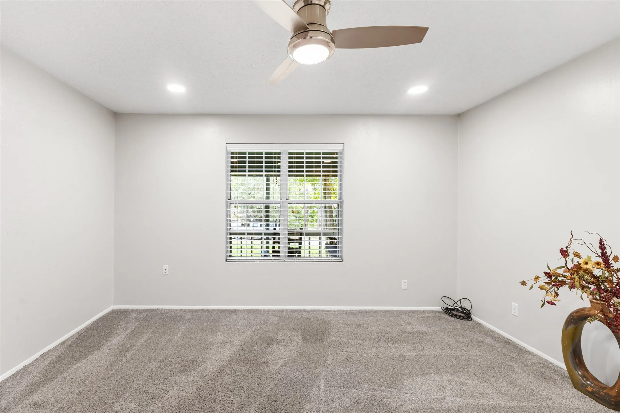 Single Family Residence For Sale in Franklin (TX) County , 109 King Lyle Road, Scroggins, Texas 75480, 2 Bedrooms, 2 Bathrooms, Garage spaces, 1,500 Sqft, built in 1996, Price $299,000, mls#21262547, Real Estate Agent in Scroggins, Homes For Sale in Franklin (TX) county, Homes For Sale in Scroggins, Realtor in Scroggins Texas, Real Estate Brokerage Independent Realty Texas, Luminita Cordes Realtor