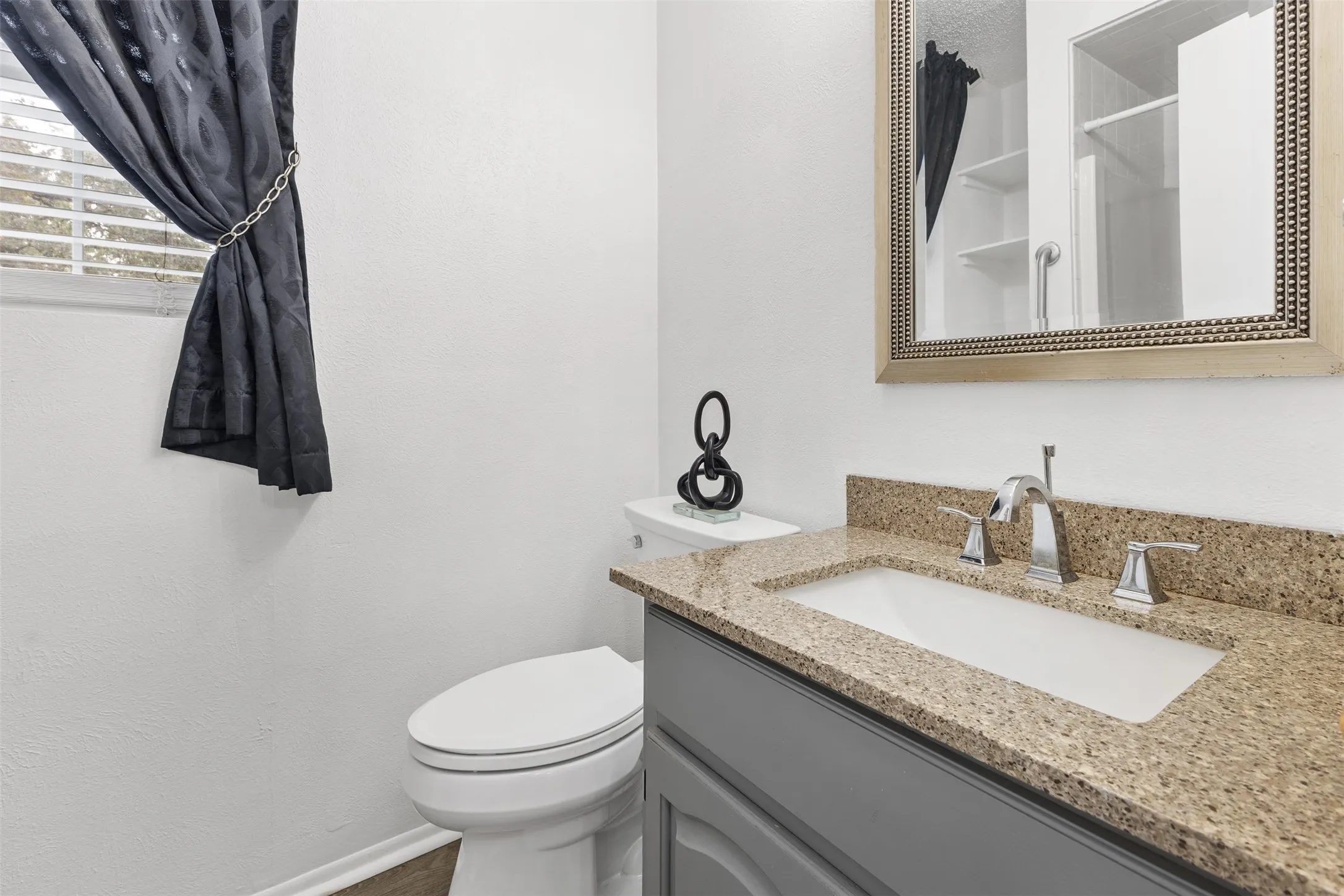 Single Family Residence For Sale in Franklin (TX) County , 109 King Lyle Road, Scroggins, Texas 75480, 2 Bedrooms, 2 Bathrooms, Garage spaces, 1,500 Sqft, built in 1996, Price $299,000, mls#21262547, Real Estate Agent in Scroggins, Homes For Sale in Franklin (TX) county, Homes For Sale in Scroggins, Realtor in Scroggins Texas, Real Estate Brokerage Independent Realty Texas, Luminita Cordes Realtor
