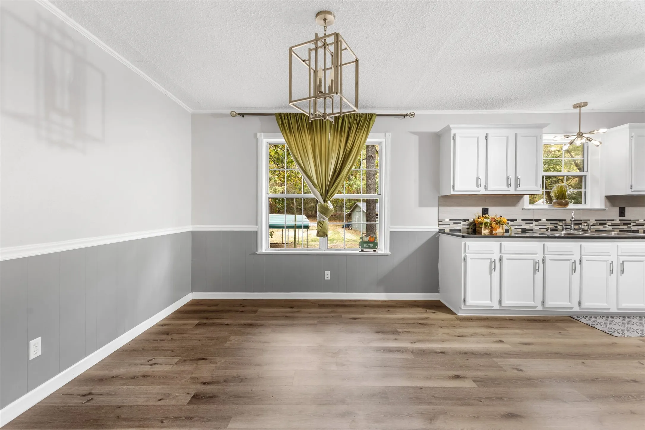 Single Family Residence For Sale in Franklin (TX) County , 109 King Lyle Road, Scroggins, Texas 75480, 2 Bedrooms, 2 Bathrooms, Garage spaces, 1,500 Sqft, built in 1996, Price $299,000, mls#21262547, Real Estate Agent in Scroggins, Homes For Sale in Franklin (TX) county, Homes For Sale in Scroggins, Realtor in Scroggins Texas, Real Estate Brokerage Independent Realty Texas, Luminita Cordes Realtor