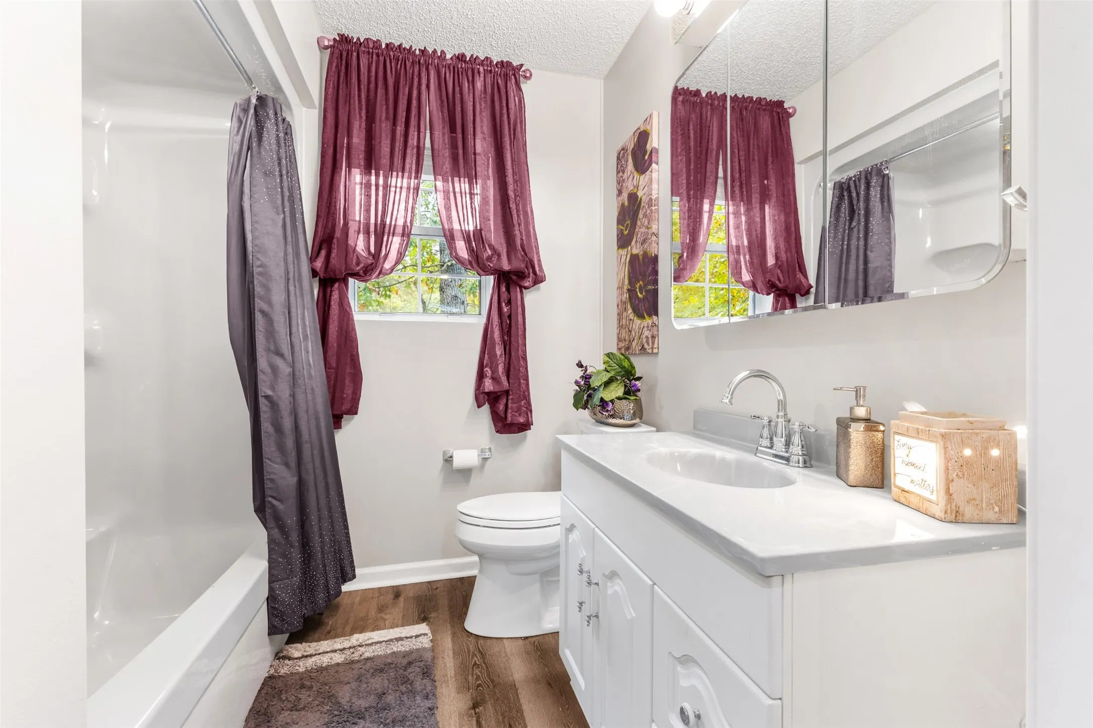 Single Family Residence For Sale in Franklin (TX) County , 109 King Lyle Road, Scroggins, Texas 75480, 2 Bedrooms, 2 Bathrooms, Garage spaces, 1,500 Sqft, built in 1996, Price $299,000, mls#21262547, Real Estate Agent in Scroggins, Homes For Sale in Franklin (TX) county, Homes For Sale in Scroggins, Realtor in Scroggins Texas, Real Estate Brokerage Independent Realty Texas, Luminita Cordes Realtor