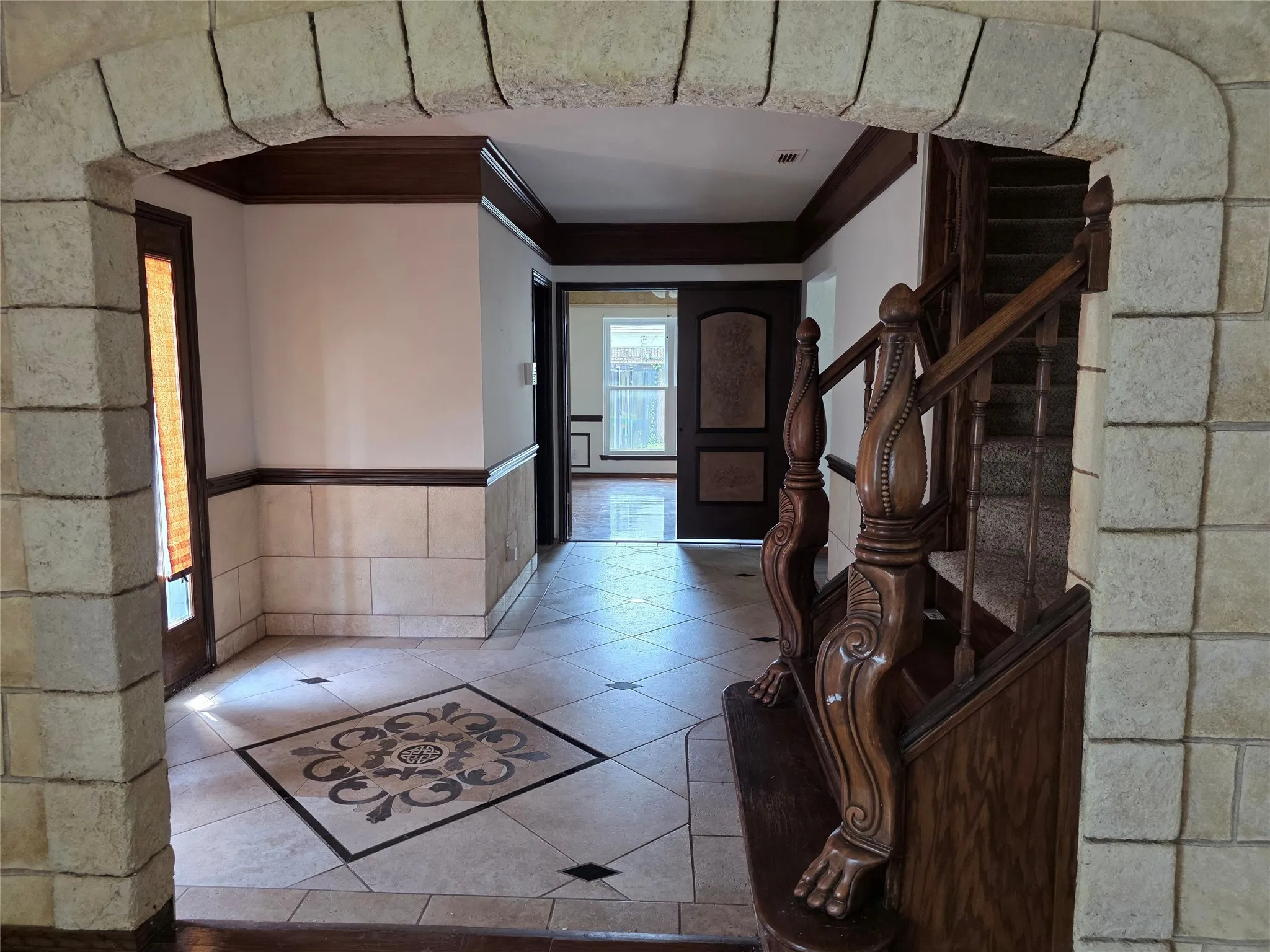 Single Family Residence For Sale in Tarrant County , 716 Bridget Way, Hurst, Texas 76054, 4 Bedroom, 3 Bathroom, 2 Garage spaces, 2,883 Sqft, built in 1987, Price $135,000, mls#21315450, Real Estate Agent in Hurst, Homes For Sale in Tarrant county, Homes For Sale in Hurst, Realtor in Hurst Texas, Real Estate Brokerage Independent Realty Texas, Luminita Cordes Realtor
