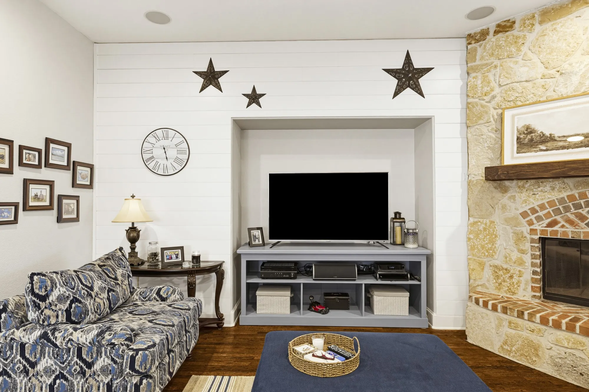 Single Family Residence For Sale in Collin County , 5749 Noble Oak Lane, Frisco, Texas 75033, 4 Bedroom, 4 Bathroom, 3 Garage spaces, 3,056 Sqft, built in 2005, mls#21315593, Real Estate Agent in Frisco, Homes For Sale in Collin county, Homes For Sale in Frisco, Realtor in Frisco Texas, Real Estate Brokerage Independent Realty Texas, Luminita Cordes Realtor