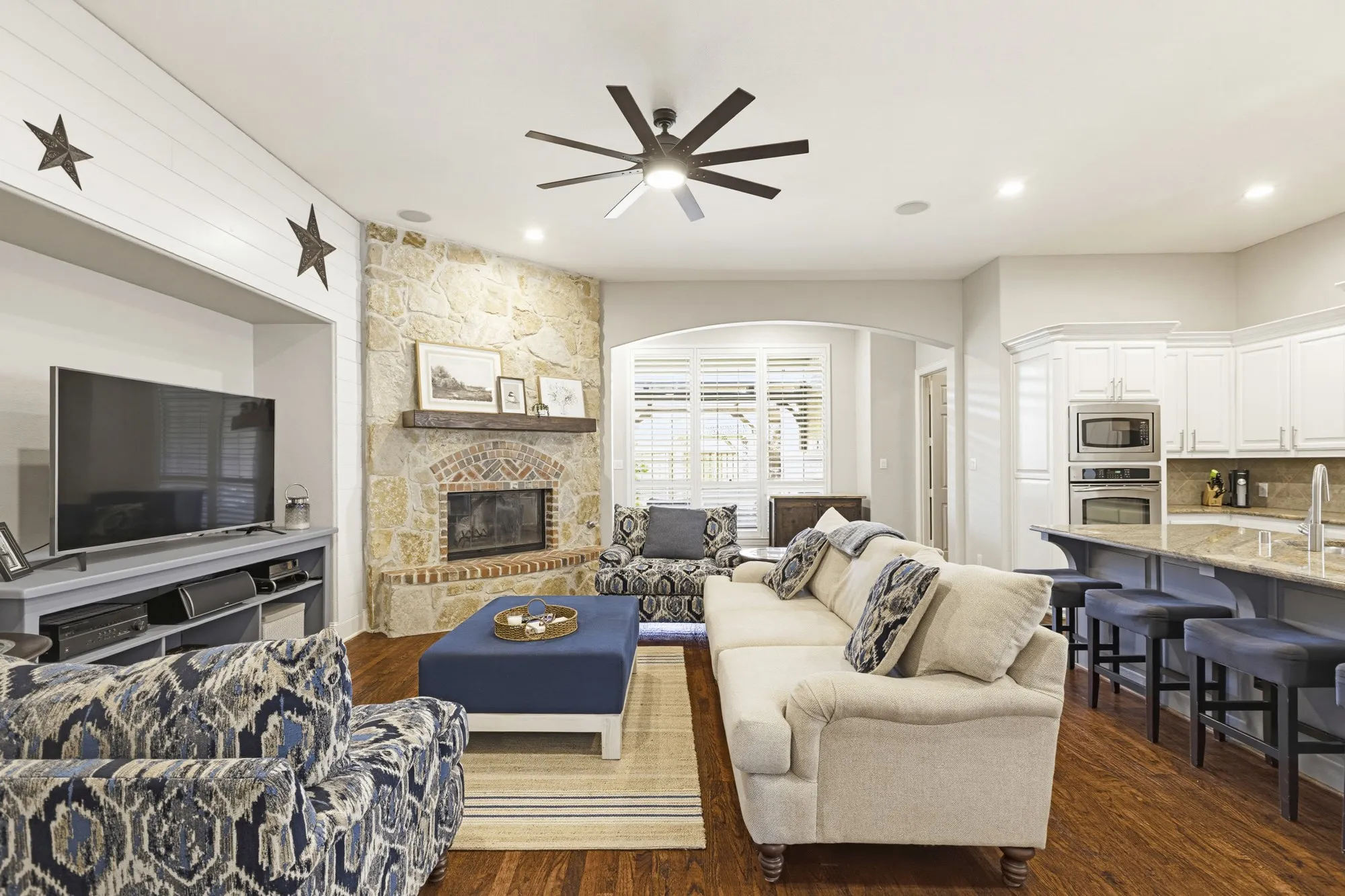 Single Family Residence For Sale in Collin County , 5749 Noble Oak Lane, Frisco, Texas 75033, 4 Bedroom, 4 Bathroom, 3 Garage spaces, 3,056 Sqft, built in 2005, mls#21315593, Real Estate Agent in Frisco, Homes For Sale in Collin county, Homes For Sale in Frisco, Realtor in Frisco Texas, Real Estate Brokerage Independent Realty Texas, Luminita Cordes Realtor
