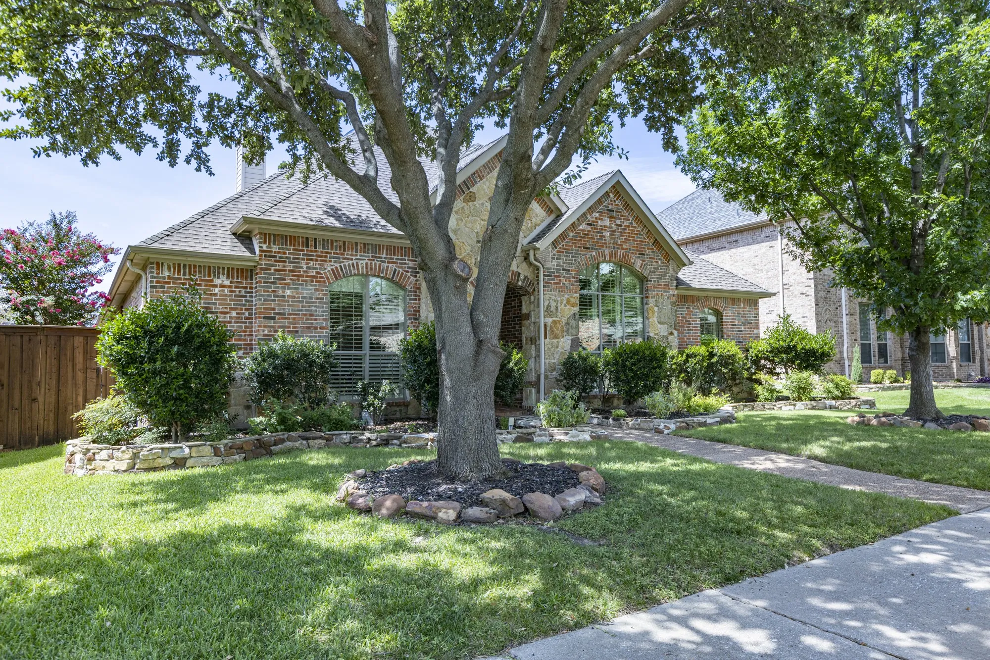 Single Family Residence For Sale in Collin County , 5749 Noble Oak Lane, Frisco, Texas 75033, 4 Bedroom, 4 Bathroom, 3 Garage spaces, 3,056 Sqft, built in 2005, mls#21315593, Real Estate Agent in Frisco, Homes For Sale in Collin county, Homes For Sale in Frisco, Realtor in Frisco Texas, Real Estate Brokerage Independent Realty Texas, Luminita Cordes Realtor