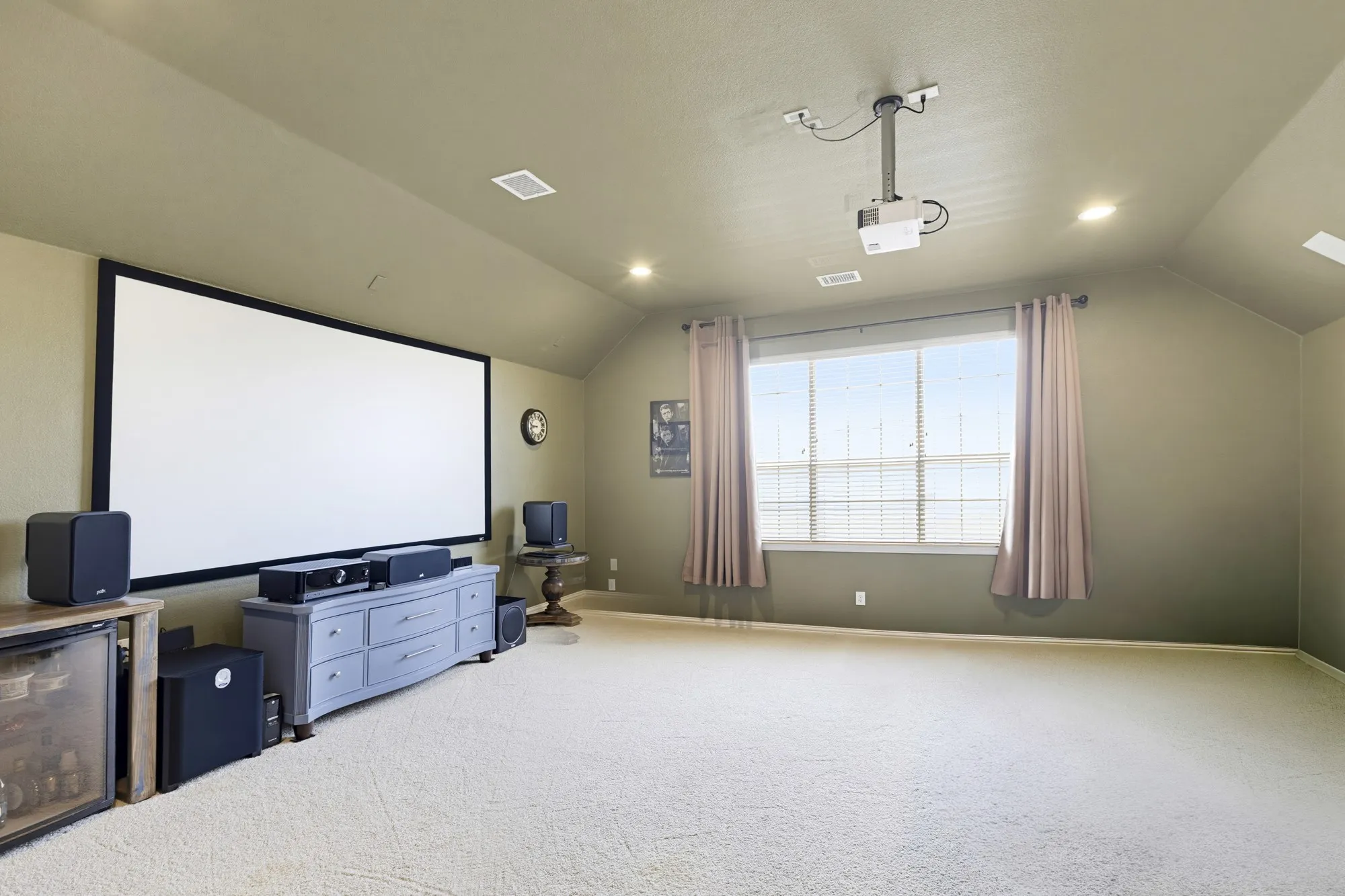 Single Family Residence For Sale in Collin County , 5749 Noble Oak Lane, Frisco, Texas 75033, 4 Bedroom, 4 Bathroom, 3 Garage spaces, 3,056 Sqft, built in 2005, mls#21315593, Real Estate Agent in Frisco, Homes For Sale in Collin county, Homes For Sale in Frisco, Realtor in Frisco Texas, Real Estate Brokerage Independent Realty Texas, Luminita Cordes Realtor