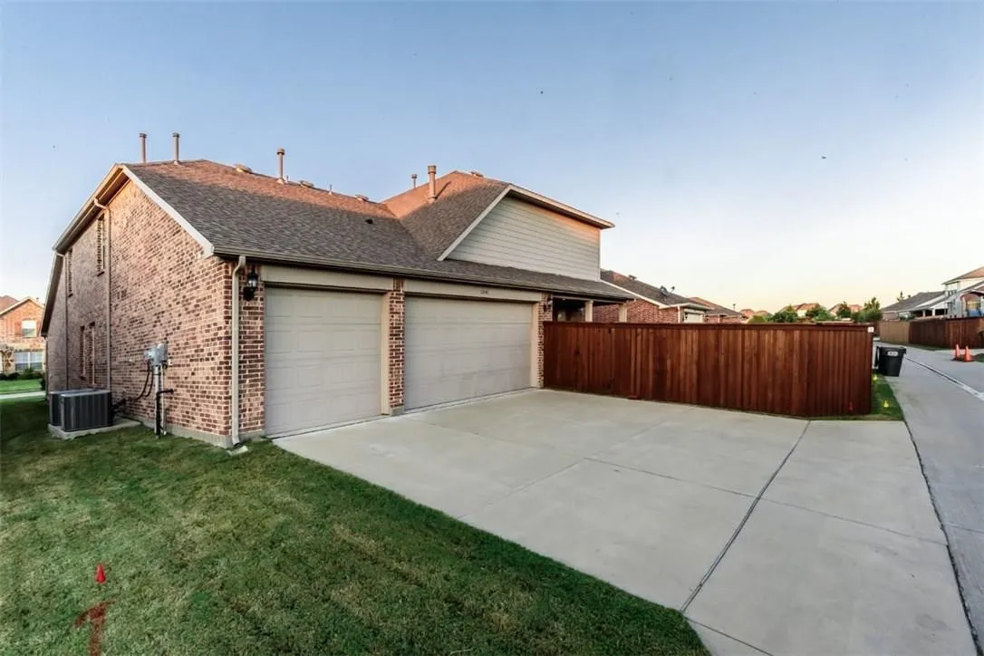 Single Family Residence For Sale in Collin County , 1041 Blanco Drive, Allen, Texas 75013, 5 Bedroom, 4 Bathroom, 3 Garage spaces, 4,141 Sqft, built in 2011, mls#21269164, Real Estate Agent in Allen, Homes For Sale in Collin county, Homes For Sale in Allen, Realtor in Allen Texas, Real Estate Brokerage Independent Realty Texas, Luminita Cordes Realtor