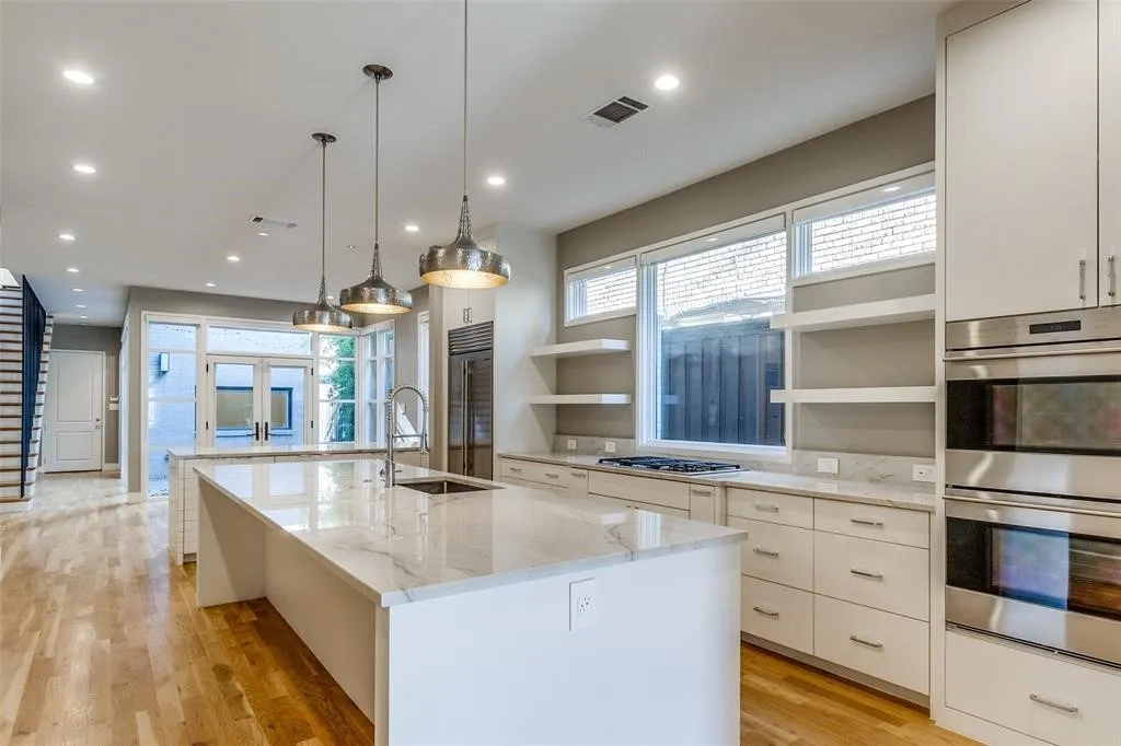 Single Family Residence For Sale in Dallas County , 4147 Prescott Avenue, Dallas, Texas 75219, 3 Bedroom, 4 Bathroom, 2 Garage spaces, 3,324 Sqft, built in 2017, mls#21315541, Real Estate Agent in Dallas, Homes For Sale in Dallas county, Homes For Sale in Dallas, Realtor in Dallas Texas, Real Estate Brokerage Independent Realty Texas, Luminita Cordes Realtor