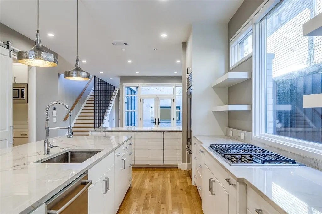Single Family Residence For Sale in Dallas County , 4147 Prescott Avenue, Dallas, Texas 75219, 3 Bedroom, 4 Bathroom, 2 Garage spaces, 3,324 Sqft, built in 2017, mls#21315541, Real Estate Agent in Dallas, Homes For Sale in Dallas county, Homes For Sale in Dallas, Realtor in Dallas Texas, Real Estate Brokerage Independent Realty Texas, Luminita Cordes Realtor
