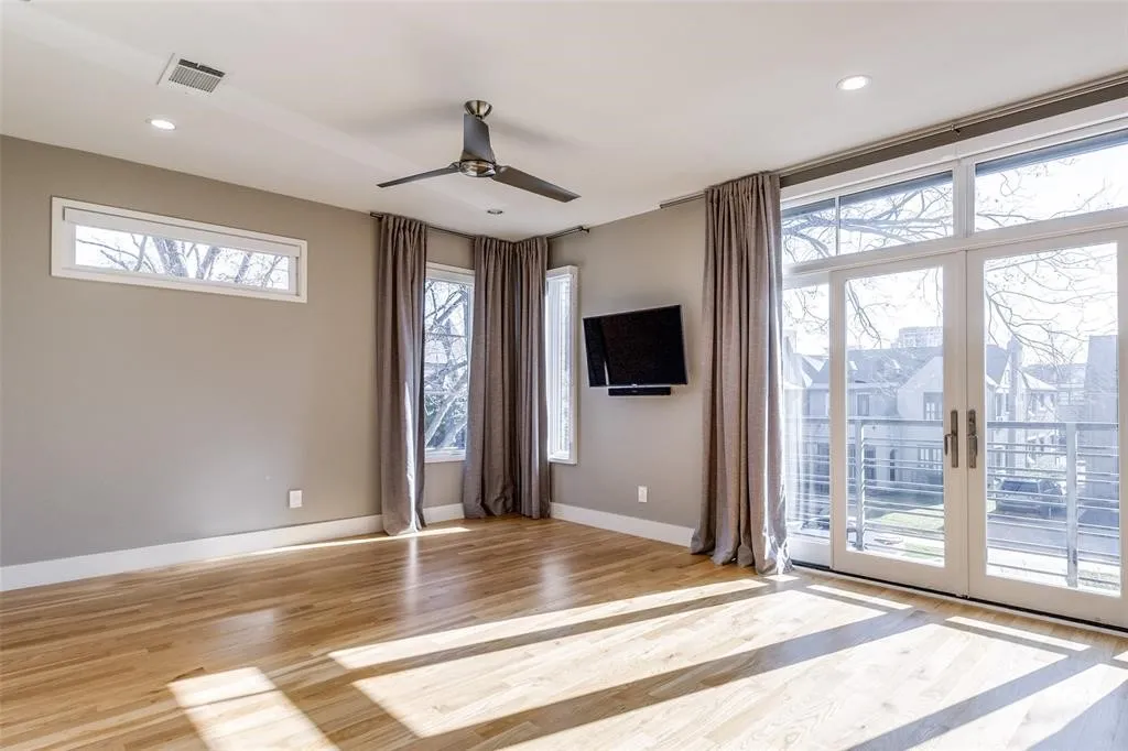 Single Family Residence For Sale in Dallas County , 4147 Prescott Avenue, Dallas, Texas 75219, 3 Bedroom, 4 Bathroom, 2 Garage spaces, 3,324 Sqft, built in 2017, mls#21315541, Real Estate Agent in Dallas, Homes For Sale in Dallas county, Homes For Sale in Dallas, Realtor in Dallas Texas, Real Estate Brokerage Independent Realty Texas, Luminita Cordes Realtor