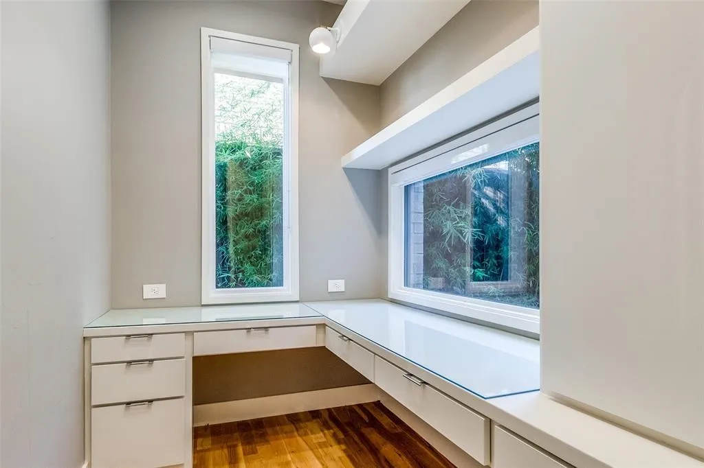 Single Family Residence For Sale in Dallas County , 4147 Prescott Avenue, Dallas, Texas 75219, 3 Bedroom, 4 Bathroom, 2 Garage spaces, 3,324 Sqft, built in 2017, mls#21315541, Real Estate Agent in Dallas, Homes For Sale in Dallas county, Homes For Sale in Dallas, Realtor in Dallas Texas, Real Estate Brokerage Independent Realty Texas, Luminita Cordes Realtor