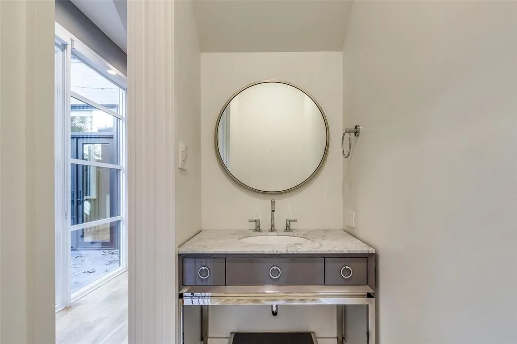 Single Family Residence For Sale in Dallas County , 4147 Prescott Avenue, Dallas, Texas 75219, 3 Bedroom, 4 Bathroom, 2 Garage spaces, 3,324 Sqft, built in 2017, mls#21315541, Real Estate Agent in Dallas, Homes For Sale in Dallas county, Homes For Sale in Dallas, Realtor in Dallas Texas, Real Estate Brokerage Independent Realty Texas, Luminita Cordes Realtor