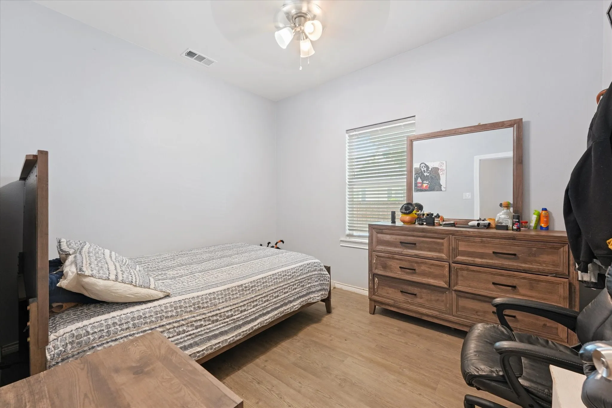 Single Family Residence For Sale in Kaufman County , 211 N Main Street, Crandall, Texas 75114, 5 Bedroom, 3 Bathroom, Garage spaces, 1,714 Sqft, built in 1975, mls#21315502, Real Estate Agent in Crandall, Homes For Sale in Kaufman county, Homes For Sale in Crandall, Realtor in Crandall Texas, Real Estate Brokerage Independent Realty Texas, Luminita Cordes Realtor