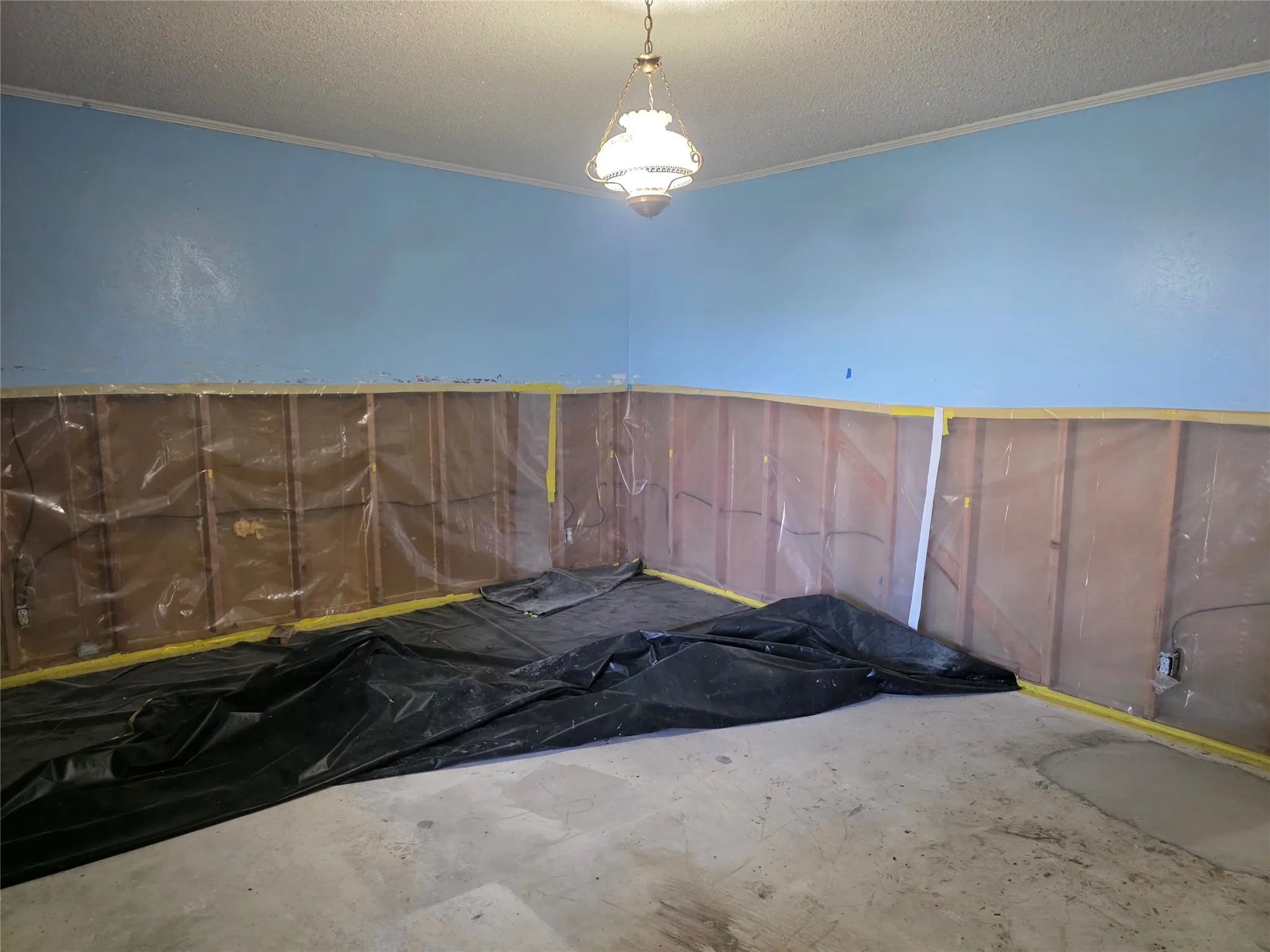 Single Family Residence For Sale in Navarro County , 204 Fordyce Street, Barry, Texas 75102, 3 Bedroom, 2 Bathroom, 2 Garage spaces, 1,847 Sqft, built in 1977, mls#21315556, Real Estate Agent in Barry, Homes For Sale in Navarro county, Homes For Sale in Barry, Realtor in Barry Texas, Real Estate Brokerage Independent Realty Texas, Luminita Cordes Realtor