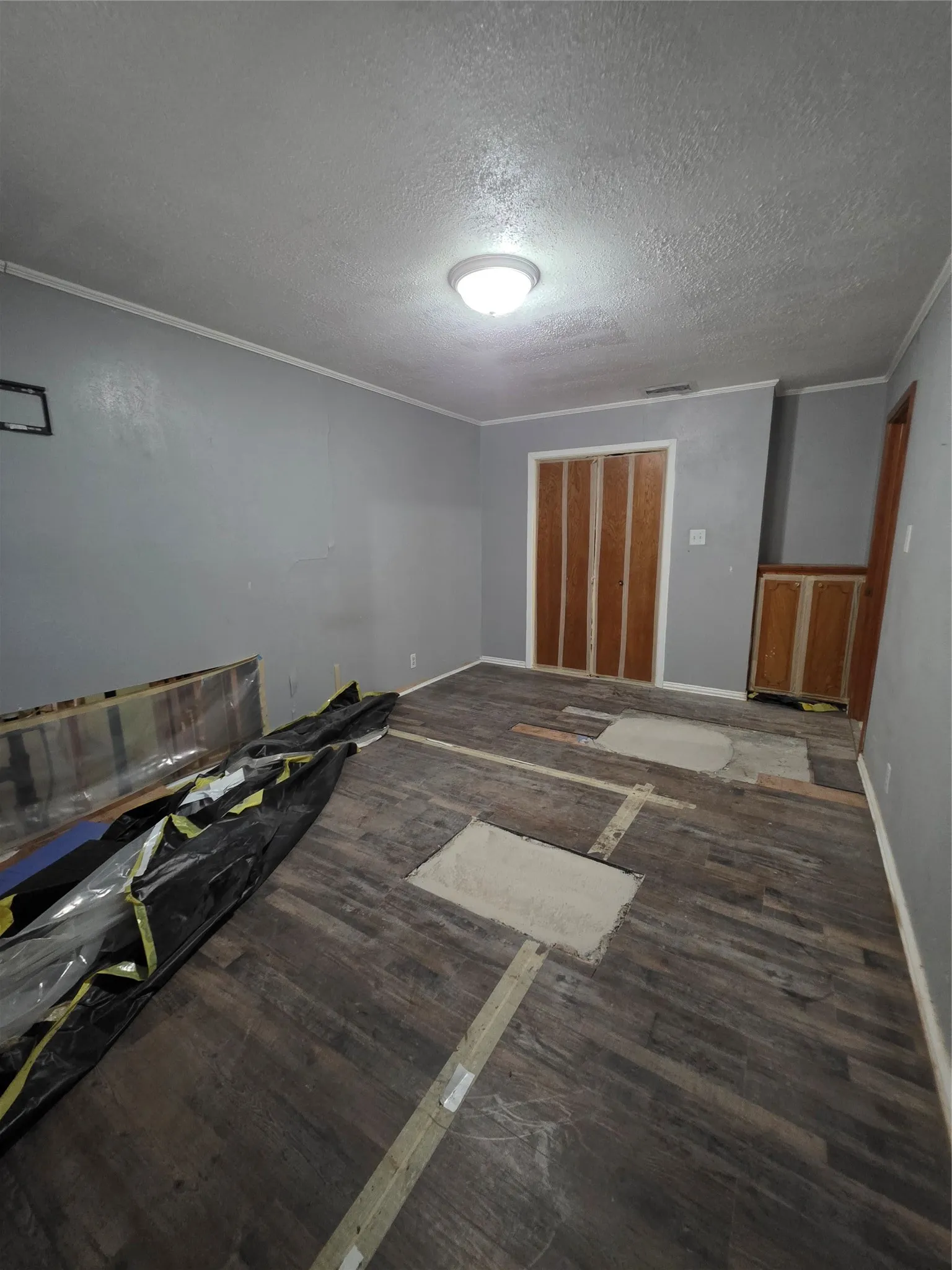 Single Family Residence For Sale in Navarro County , 204 Fordyce Street, Barry, Texas 75102, 3 Bedroom, 2 Bathroom, 2 Garage spaces, 1,847 Sqft, built in 1977, mls#21315556, Real Estate Agent in Barry, Homes For Sale in Navarro county, Homes For Sale in Barry, Realtor in Barry Texas, Real Estate Brokerage Independent Realty Texas, Luminita Cordes Realtor