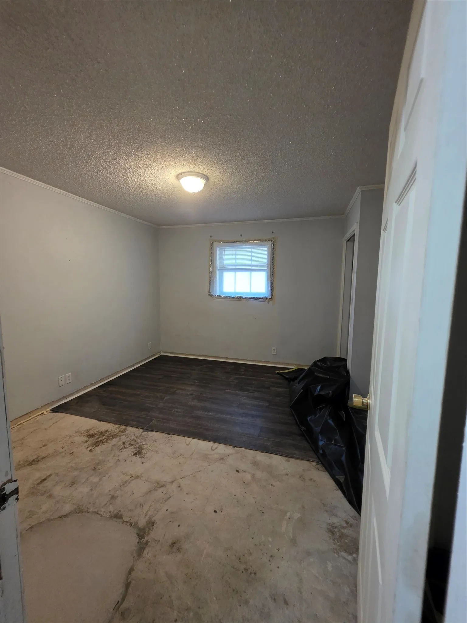 Single Family Residence For Sale in Navarro County , 204 Fordyce Street, Barry, Texas 75102, 3 Bedroom, 2 Bathroom, 2 Garage spaces, 1,847 Sqft, built in 1977, mls#21315556, Real Estate Agent in Barry, Homes For Sale in Navarro county, Homes For Sale in Barry, Realtor in Barry Texas, Real Estate Brokerage Independent Realty Texas, Luminita Cordes Realtor