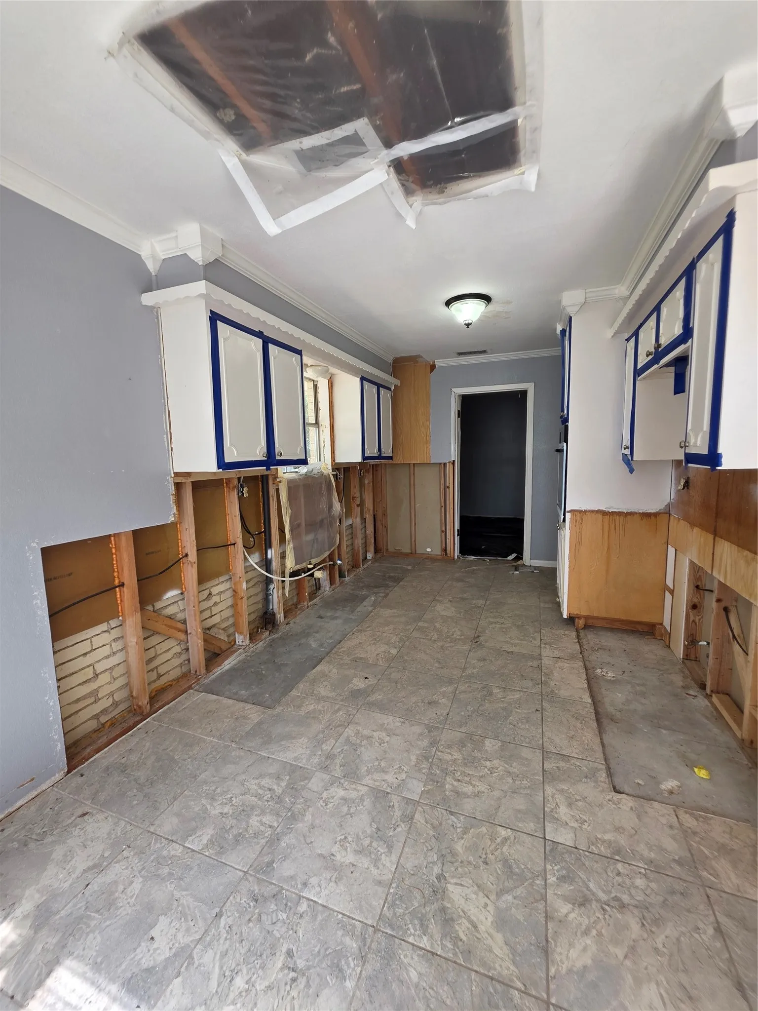 Single Family Residence For Sale in Navarro County , 204 Fordyce Street, Barry, Texas 75102, 3 Bedroom, 2 Bathroom, 2 Garage spaces, 1,847 Sqft, built in 1977, mls#21315556, Real Estate Agent in Barry, Homes For Sale in Navarro county, Homes For Sale in Barry, Realtor in Barry Texas, Real Estate Brokerage Independent Realty Texas, Luminita Cordes Realtor