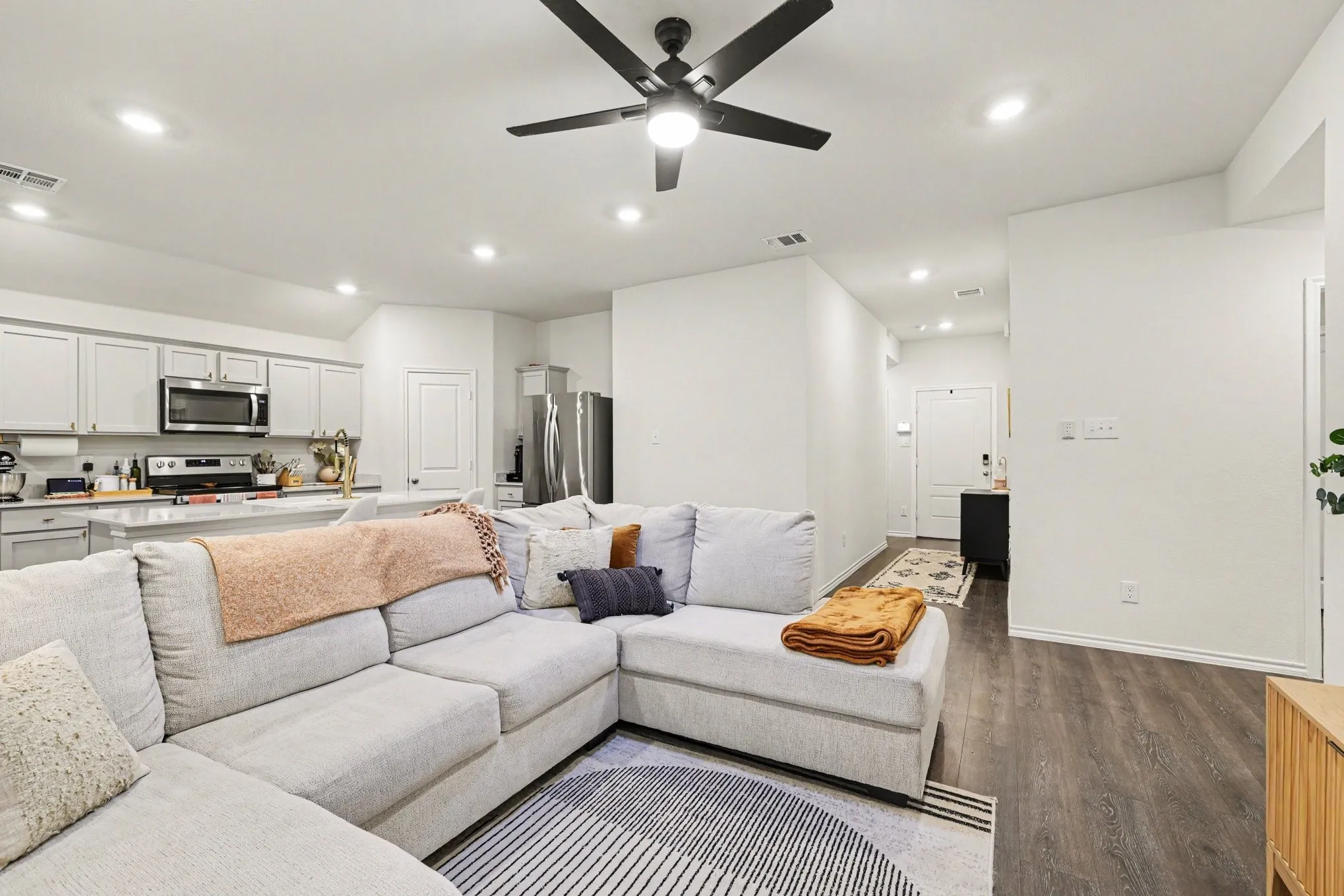Single Family Residence For Sale in Collin County , 711 Cultivator Court, Josephine, Texas 75189, 3 Bedroom, 2 Bathroom, 2 Garage spaces, 1,449 Sqft, built in 2021, Price $262,995, mls#21313980, Real Estate Agent in Josephine, Homes For Sale in Collin county, Homes For Sale in Josephine, Realtor in Josephine Texas, Real Estate Brokerage Independent Realty Texas, Luminita Cordes Realtor