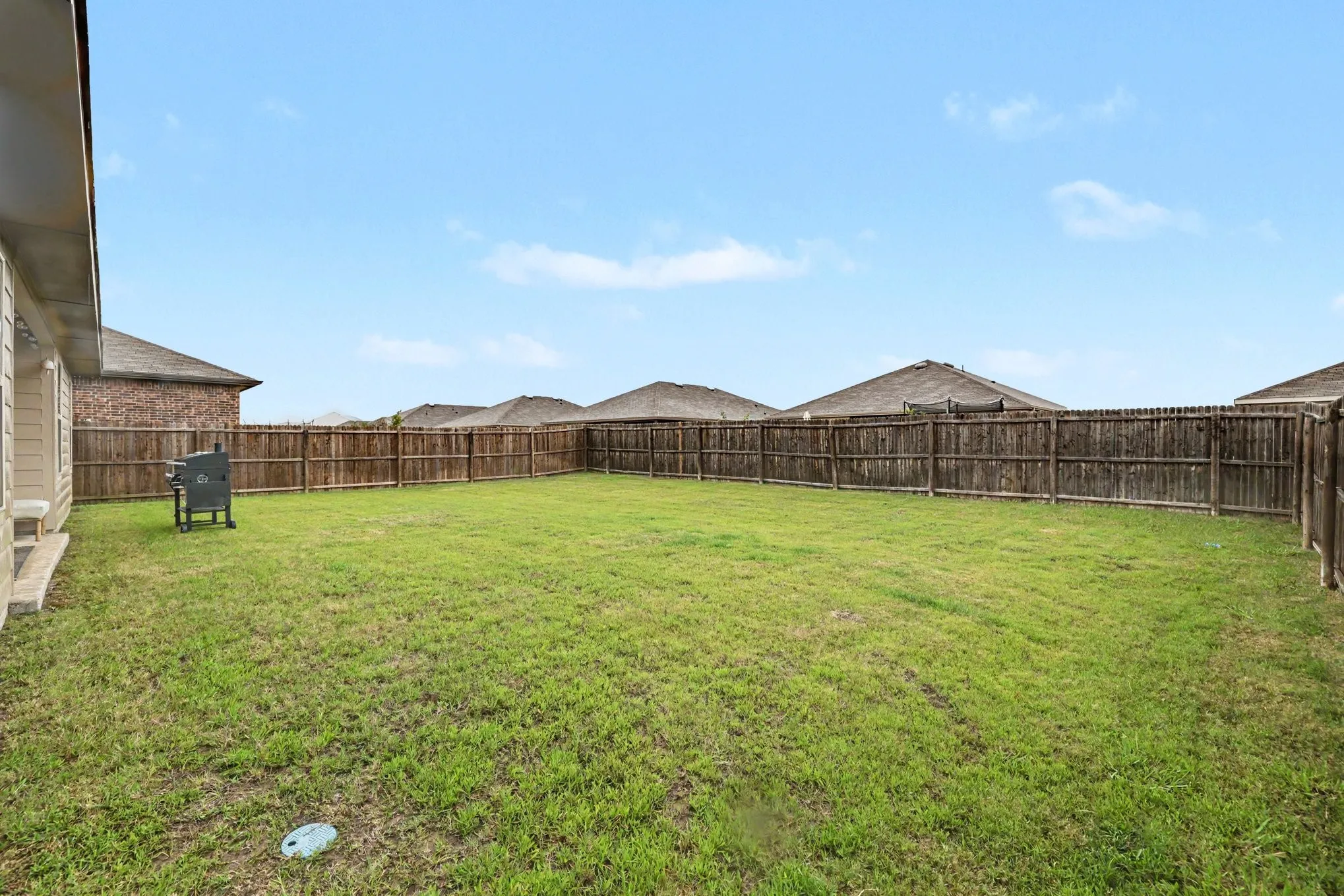 Single Family Residence For Sale in Collin County , 711 Cultivator Court, Josephine, Texas 75189, 3 Bedroom, 2 Bathroom, 2 Garage spaces, 1,449 Sqft, built in 2021, Price $262,995, mls#21313980, Real Estate Agent in Josephine, Homes For Sale in Collin county, Homes For Sale in Josephine, Realtor in Josephine Texas, Real Estate Brokerage Independent Realty Texas, Luminita Cordes Realtor