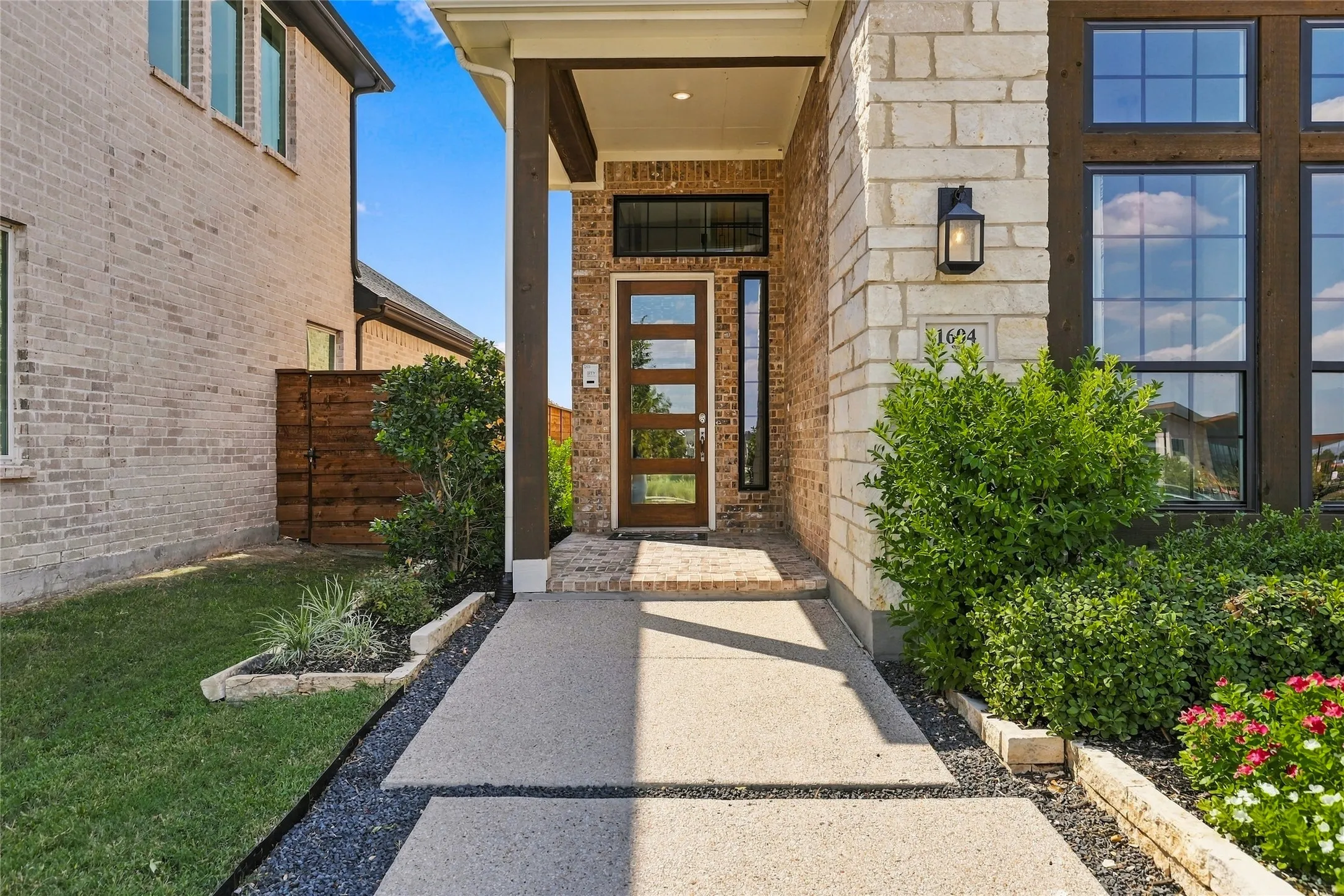 Single Family Residence For Sale in Dallas County , 1604 Casting Ridge, Mesquite, Texas 75181, 4 Bedroom, 3 Bathroom, 2 Garage spaces, 3,189 Sqft, built in 2023, mls#21315612, Real Estate Agent in Mesquite, Homes For Sale in Dallas county, Homes For Sale in Mesquite, Realtor in Mesquite Texas, Real Estate Brokerage Independent Realty Texas, Luminita Cordes Realtor