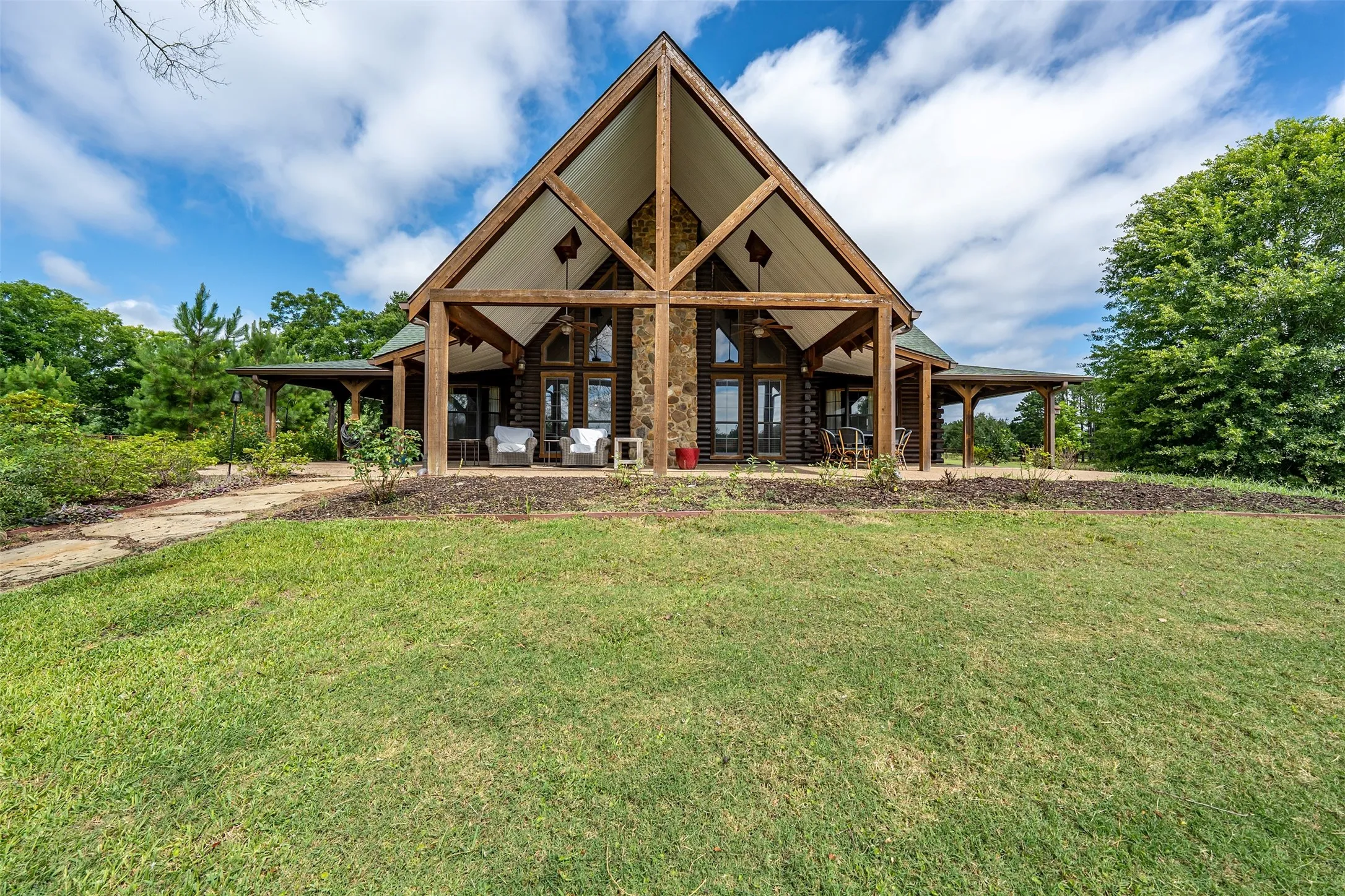 Ranch For Sale in Smith County , 15753 COUNTY ROAD 223, Tyler, Texas 75707, 0, 0, Garage spaces, 0 Sqft, built in 2001, mls#21315632, Real Estate Agent in Tyler, Homes For Sale in Smith county, Homes For Sale in Tyler, Realtor in Tyler Texas, Real Estate Brokerage Independent Realty Texas, Luminita Cordes Realtor