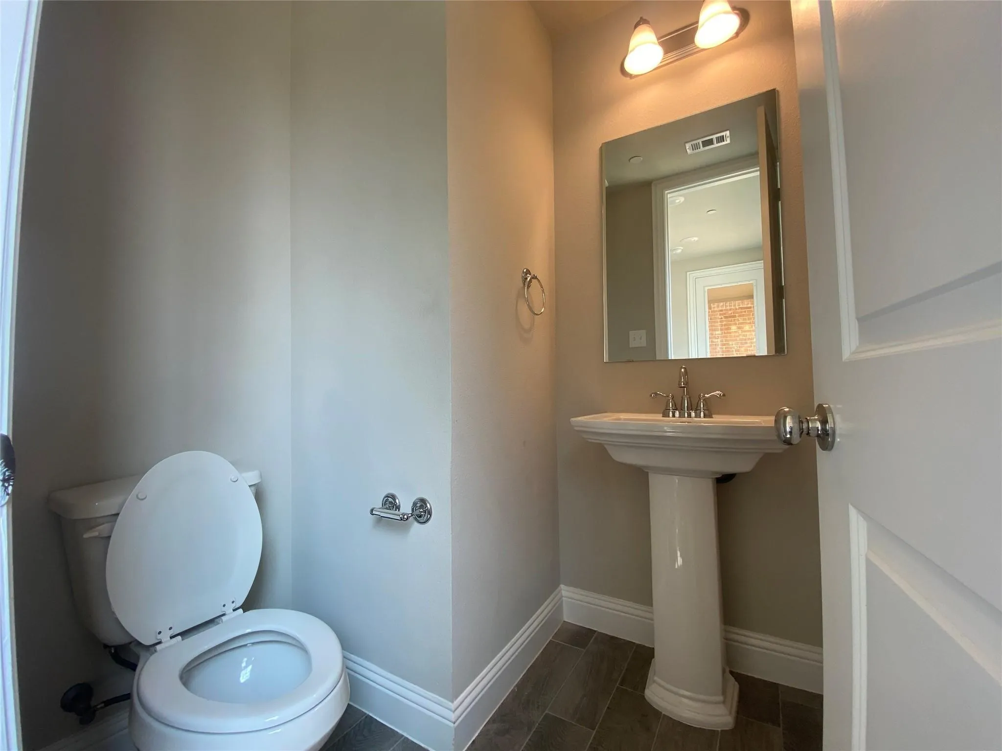 Townhouse For Rent in Tarrant County , 801 Ponds Edge Lane, Euless, Texas 76040, 3 Bedrooms, 3 Bathrooms, 2 Garage spaces, 2,100 Sqft, built in 2021, Price $2,695, mls#21315639, Real Estate Agent in Euless, Homes For Rent in Tarrant county, Homes For Rent in Euless, Realtor in Euless Texas, Real Estate Brokerage Independent Realty Texas, Luminita Cordes Realtor