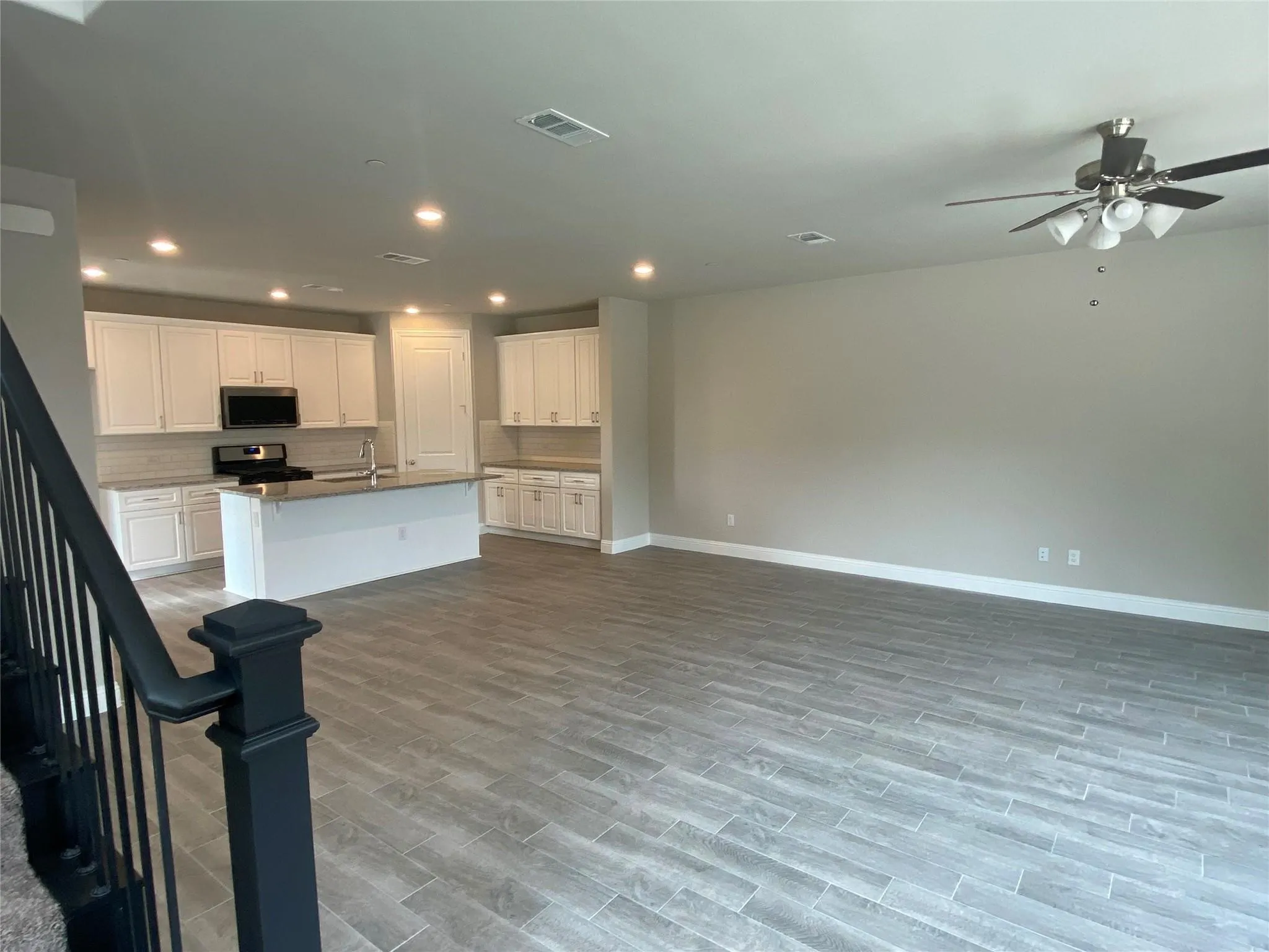 Townhouse For Rent in Tarrant County , 801 Ponds Edge Lane, Euless, Texas 76040, 3 Bedrooms, 3 Bathrooms, 2 Garage spaces, 2,100 Sqft, built in 2021, Price $2,695, mls#21315639, Real Estate Agent in Euless, Homes For Rent in Tarrant county, Homes For Rent in Euless, Realtor in Euless Texas, Real Estate Brokerage Independent Realty Texas, Luminita Cordes Realtor