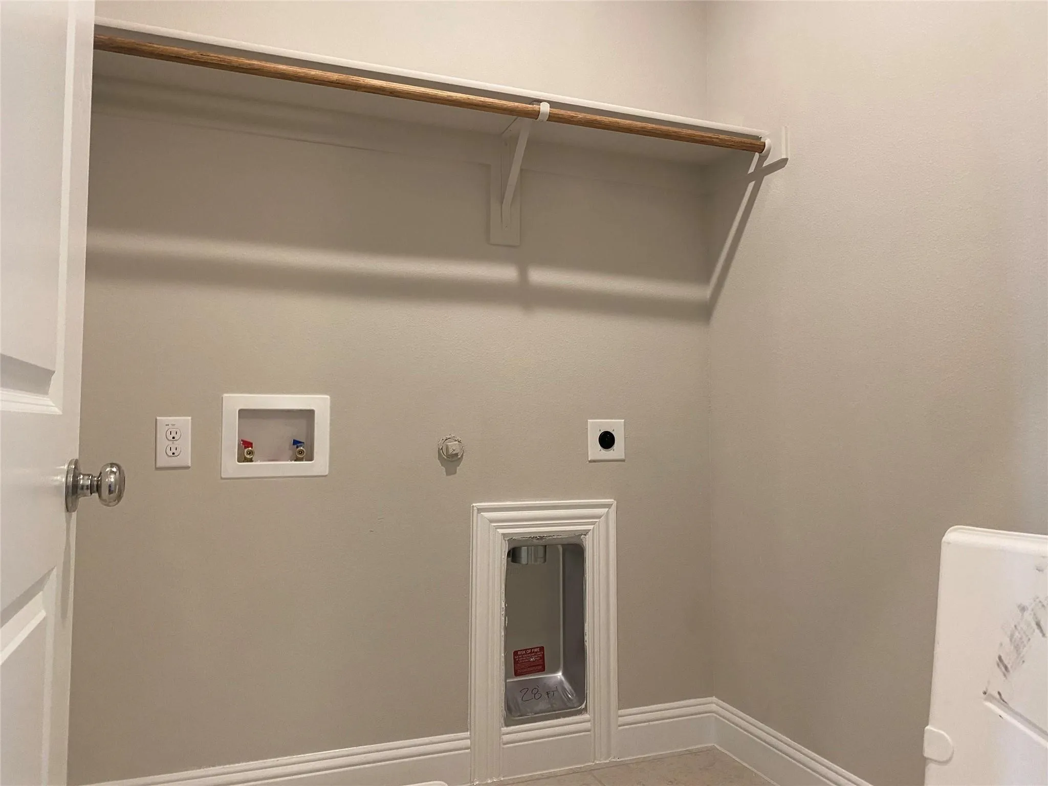 Townhouse For Rent in Tarrant County , 801 Ponds Edge Lane, Euless, Texas 76040, 3 Bedrooms, 3 Bathrooms, 2 Garage spaces, 2,100 Sqft, built in 2021, Price $2,695, mls#21315639, Real Estate Agent in Euless, Homes For Rent in Tarrant county, Homes For Rent in Euless, Realtor in Euless Texas, Real Estate Brokerage Independent Realty Texas, Luminita Cordes Realtor