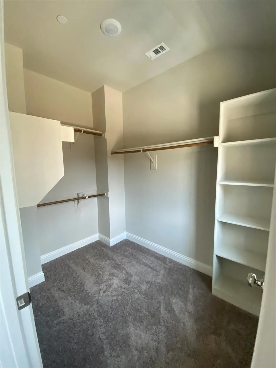 Townhouse For Rent in Tarrant County , 801 Ponds Edge Lane, Euless, Texas 76040, 3 Bedrooms, 3 Bathrooms, 2 Garage spaces, 2,100 Sqft, built in 2021, Price $2,695, mls#21315639, Real Estate Agent in Euless, Homes For Rent in Tarrant county, Homes For Rent in Euless, Realtor in Euless Texas, Real Estate Brokerage Independent Realty Texas, Luminita Cordes Realtor