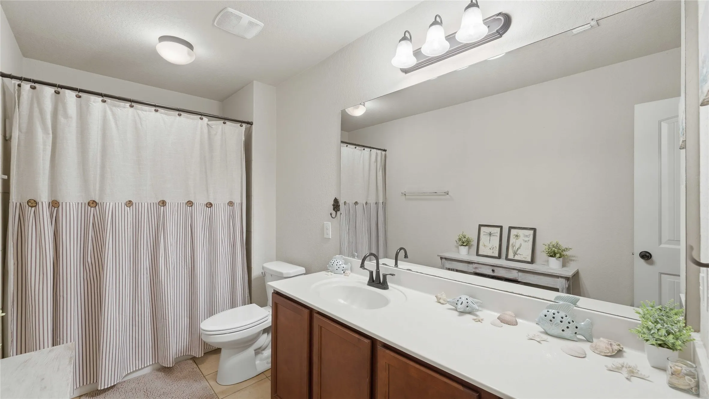 Single Family Residence For Sale in Guadalupe County , 2122 Dragon Trail, New Braunfels, Texas 78130, 5 Bedroom, 3 Bathroom, 2 Garage spaces, 2,648 Sqft, built in 2013, mls#21315636, Real Estate Agent in New Braunfels, Homes For Sale in Guadalupe county, Homes For Sale in New Braunfels, Realtor in New Braunfels Texas, Real Estate Brokerage Independent Realty Texas, Luminita Cordes Realtor