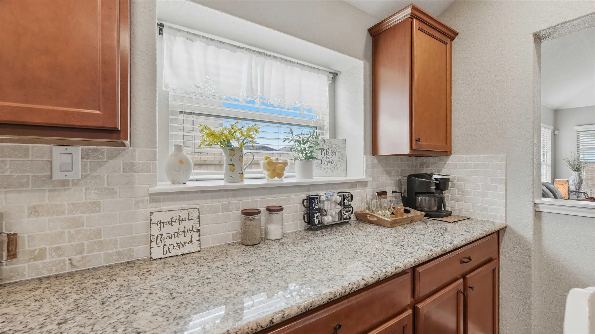 Single Family Residence For Sale in Guadalupe County , 2122 Dragon Trail, New Braunfels, Texas 78130, 5 Bedroom, 3 Bathroom, 2 Garage spaces, 2,648 Sqft, built in 2013, mls#21315636, Real Estate Agent in New Braunfels, Homes For Sale in Guadalupe county, Homes For Sale in New Braunfels, Realtor in New Braunfels Texas, Real Estate Brokerage Independent Realty Texas, Luminita Cordes Realtor