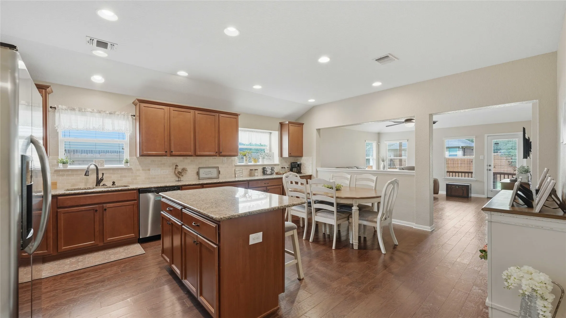 Single Family Residence For Sale in Guadalupe County , 2122 Dragon Trail, New Braunfels, Texas 78130, 5 Bedroom, 3 Bathroom, 2 Garage spaces, 2,648 Sqft, built in 2013, mls#21315636, Real Estate Agent in New Braunfels, Homes For Sale in Guadalupe county, Homes For Sale in New Braunfels, Realtor in New Braunfels Texas, Real Estate Brokerage Independent Realty Texas, Luminita Cordes Realtor