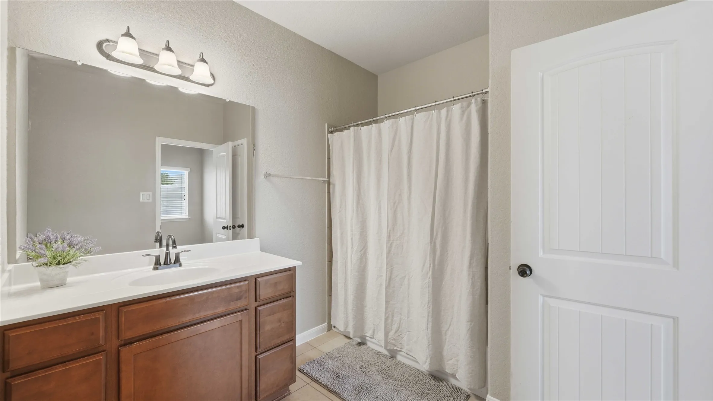 Single Family Residence For Sale in Guadalupe County , 2122 Dragon Trail, New Braunfels, Texas 78130, 5 Bedroom, 3 Bathroom, 2 Garage spaces, 2,648 Sqft, built in 2013, mls#21315636, Real Estate Agent in New Braunfels, Homes For Sale in Guadalupe county, Homes For Sale in New Braunfels, Realtor in New Braunfels Texas, Real Estate Brokerage Independent Realty Texas, Luminita Cordes Realtor