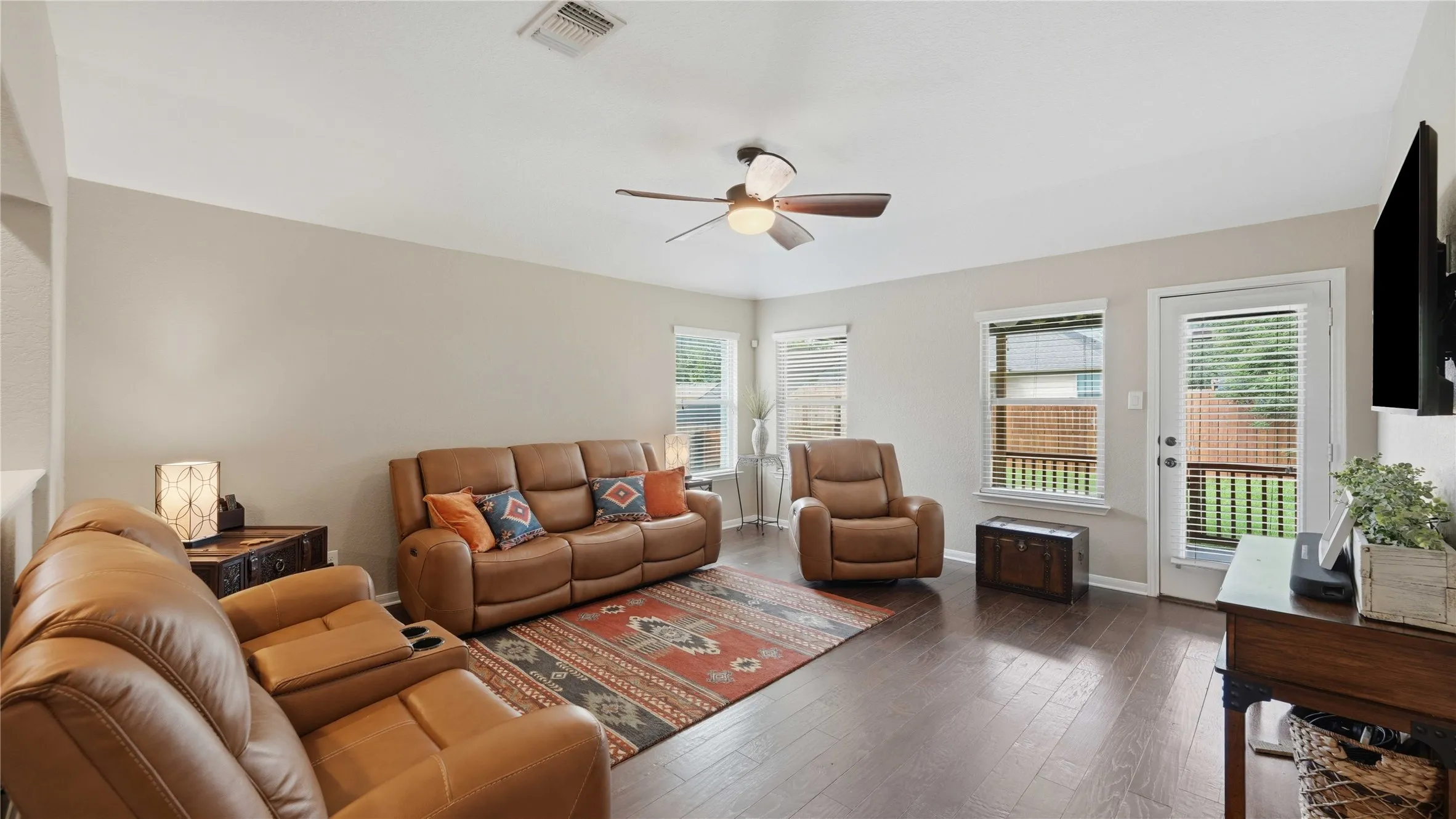 Single Family Residence For Sale in Guadalupe County , 2122 Dragon Trail, New Braunfels, Texas 78130, 5 Bedroom, 3 Bathroom, 2 Garage spaces, 2,648 Sqft, built in 2013, mls#21315636, Real Estate Agent in New Braunfels, Homes For Sale in Guadalupe county, Homes For Sale in New Braunfels, Realtor in New Braunfels Texas, Real Estate Brokerage Independent Realty Texas, Luminita Cordes Realtor