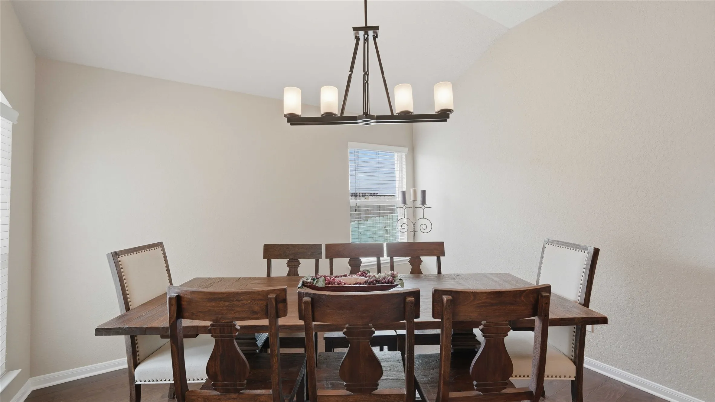 Single Family Residence For Sale in Guadalupe County , 2122 Dragon Trail, New Braunfels, Texas 78130, 5 Bedroom, 3 Bathroom, 2 Garage spaces, 2,648 Sqft, built in 2013, mls#21315636, Real Estate Agent in New Braunfels, Homes For Sale in Guadalupe county, Homes For Sale in New Braunfels, Realtor in New Braunfels Texas, Real Estate Brokerage Independent Realty Texas, Luminita Cordes Realtor
