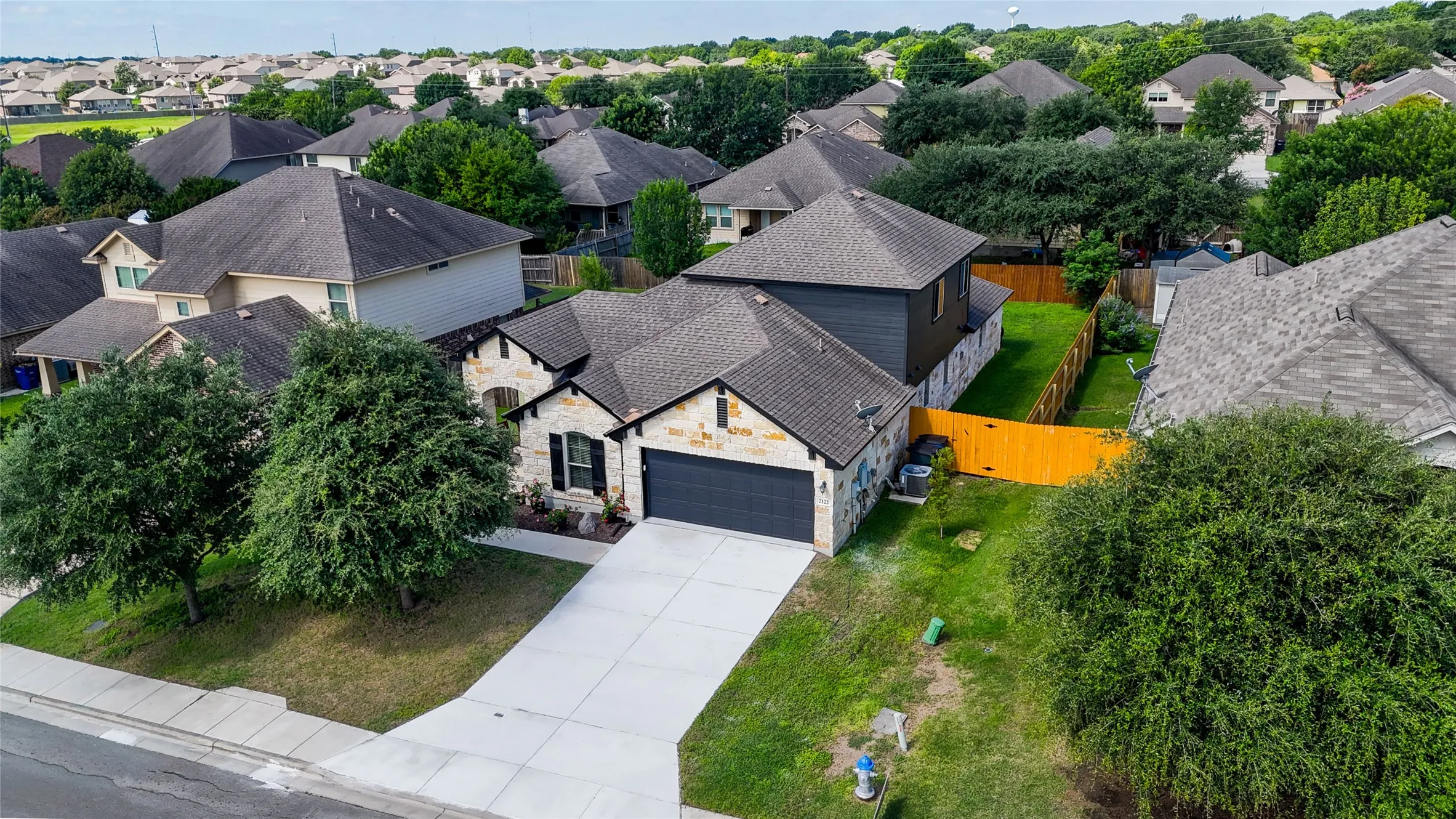 Single Family Residence For Sale in Guadalupe County , 2122 Dragon Trail, New Braunfels, Texas 78130, 5 Bedroom, 3 Bathroom, 2 Garage spaces, 2,648 Sqft, built in 2013, mls#21315636, Real Estate Agent in New Braunfels, Homes For Sale in Guadalupe county, Homes For Sale in New Braunfels, Realtor in New Braunfels Texas, Real Estate Brokerage Independent Realty Texas, Luminita Cordes Realtor
