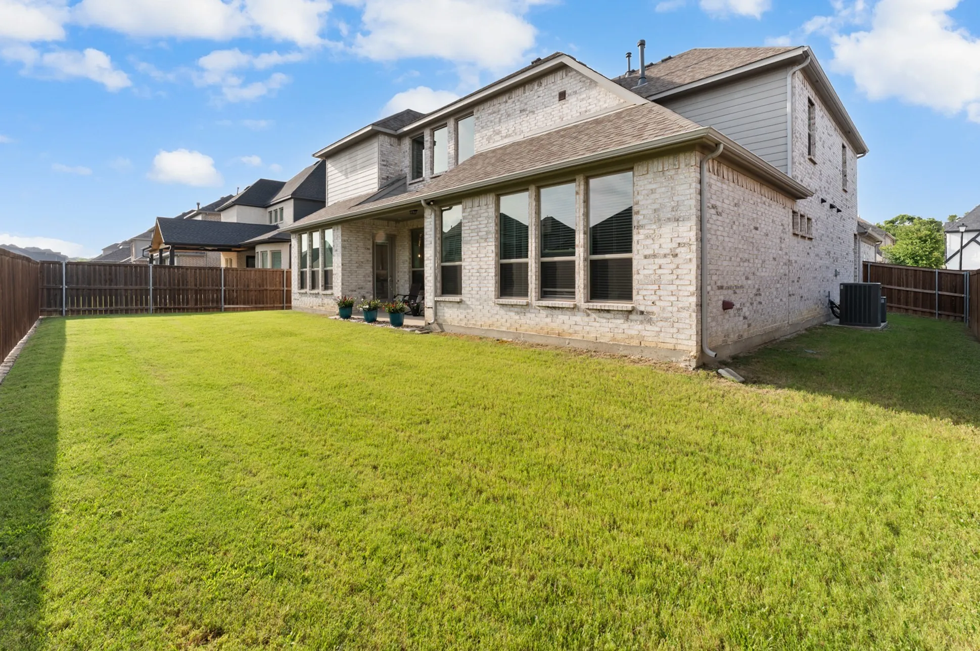 Single Family Residence For Sale in Rockwall County , 616 Windy Ridge Lane, Rockwall, Texas 75087, 5 Bedroom, 5 Bathroom, 3 Garage spaces, 3,788 Sqft, built in 2022, mls#21315606, Real Estate Agent in Rockwall, Homes For Sale in Rockwall county, Homes For Sale in Rockwall, Realtor in Rockwall Texas, Real Estate Brokerage Independent Realty Texas, Luminita Cordes Realtor