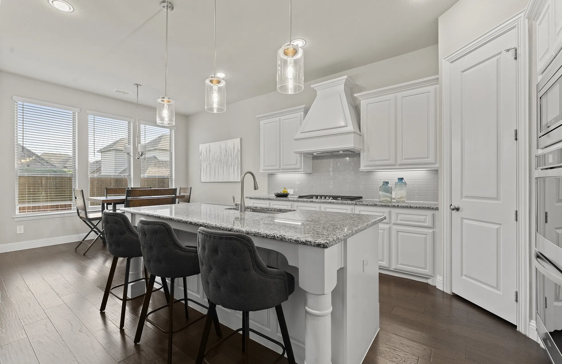 Kitchen Island with eat-in bartop