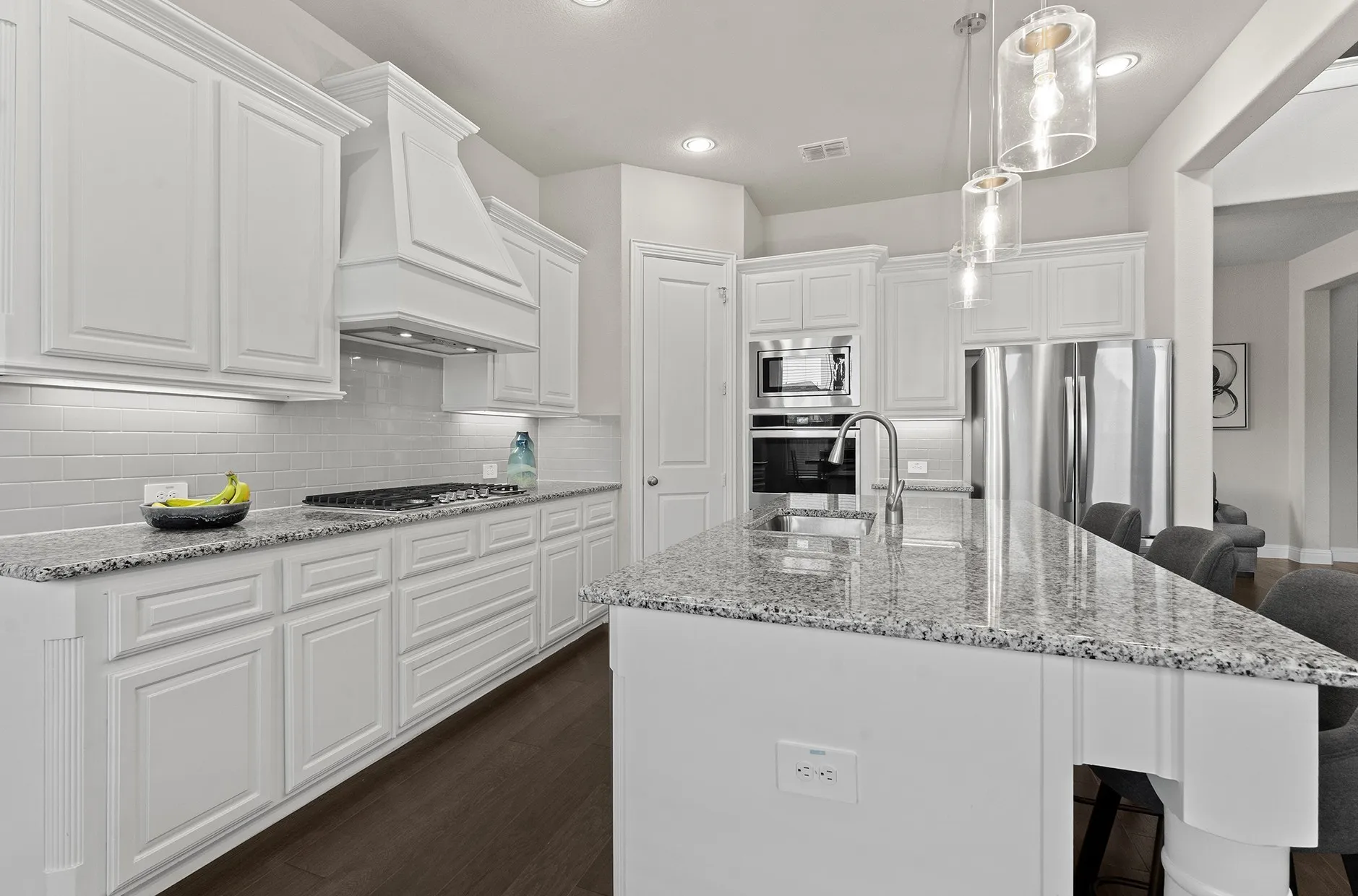 Single Family Residence For Sale in Rockwall County , 616 Windy Ridge Lane, Rockwall, Texas 75087, 5 Bedroom, 5 Bathroom, 3 Garage spaces, 3,788 Sqft, built in 2022, mls#21315606, Real Estate Agent in Rockwall, Homes For Sale in Rockwall county, Homes For Sale in Rockwall, Realtor in Rockwall Texas, Real Estate Brokerage Independent Realty Texas, Luminita Cordes Realtor