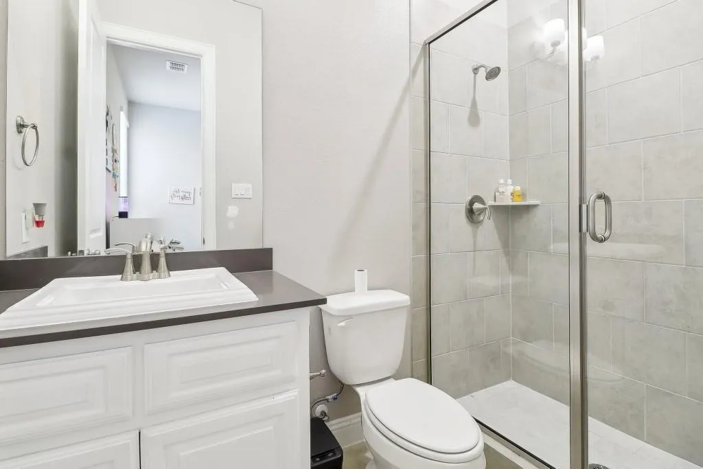 Guest Suite Bathroom