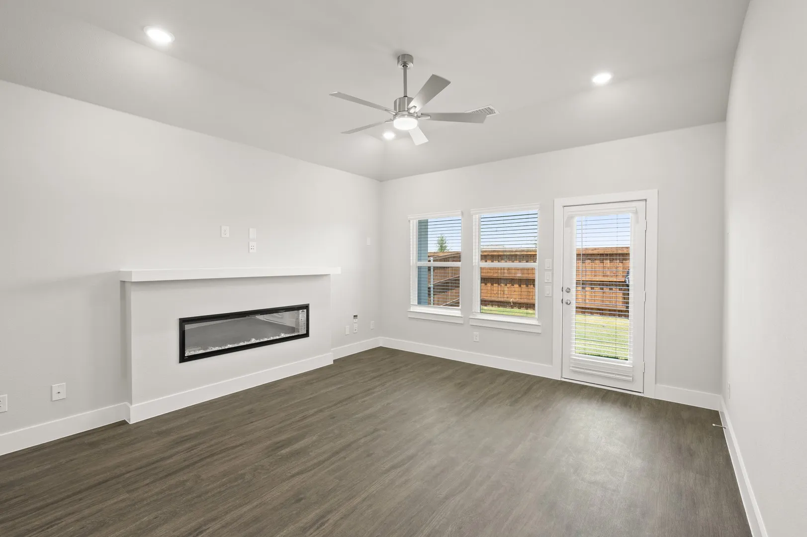 7408 Autumn Hill- Living room-1