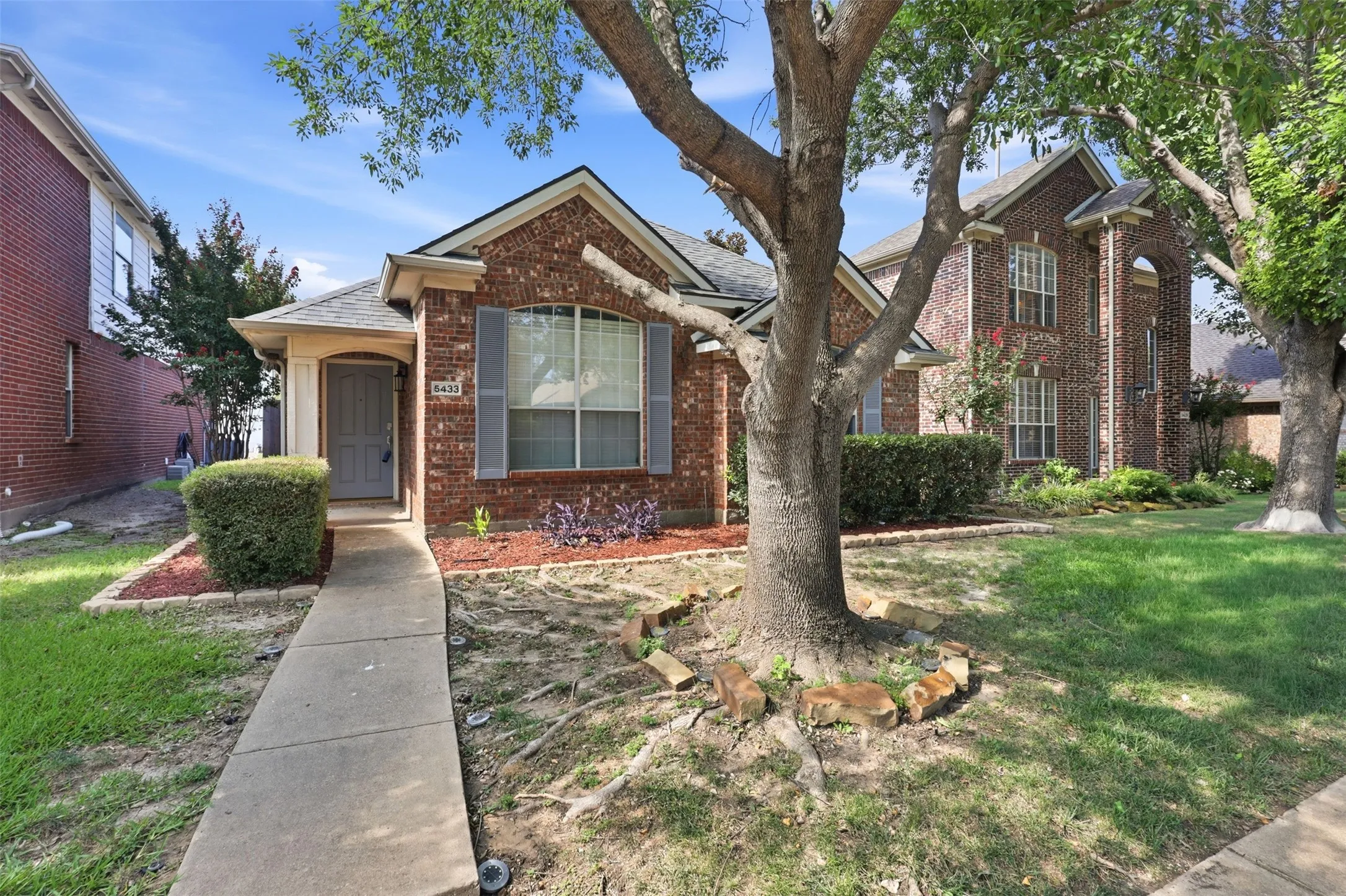 Single Family Residence For Sale in Denton County , 5433 Mohawk Court, The Colony, Texas 75056, 3 Bedroom, 2 Bathroom, 2 Garage spaces, 1,630 Sqft, built in 2001, mls#21315395, Real Estate Agent in The Colony, Homes For Sale in Denton county, Homes For Sale in The Colony, Realtor in The Colony Texas, Real Estate Brokerage Independent Realty Texas, Luminita Cordes Realtor
