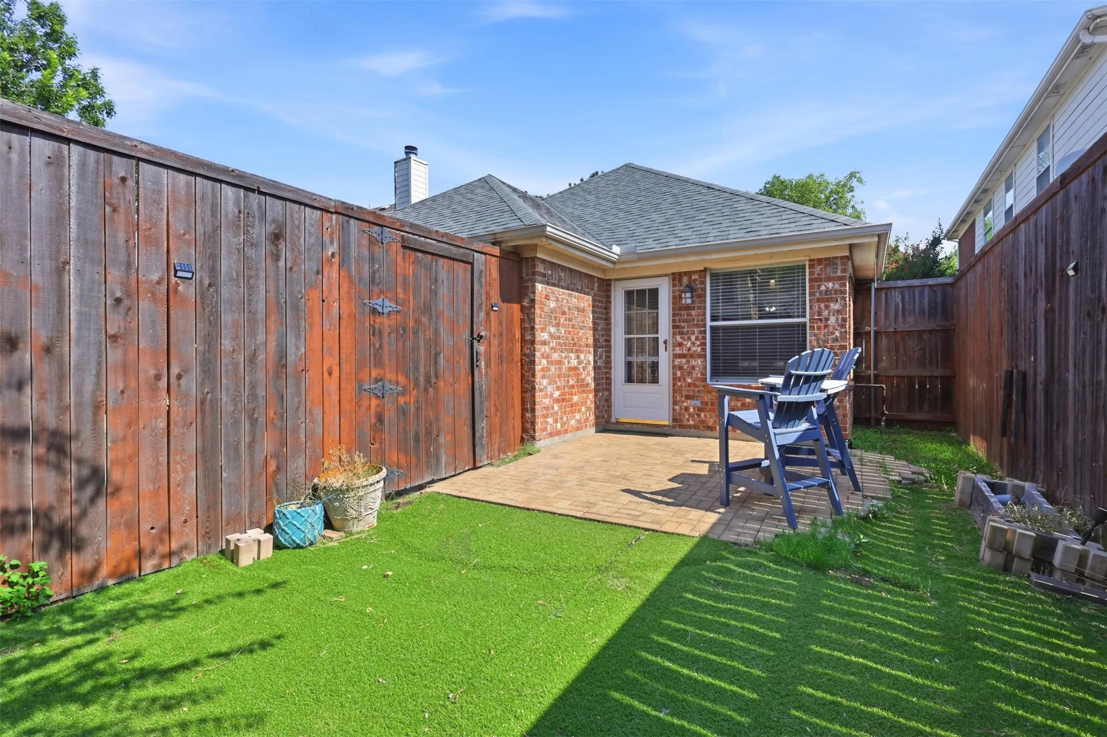 Single Family Residence For Sale in Denton County , 5433 Mohawk Court, The Colony, Texas 75056, 3 Bedroom, 2 Bathroom, 2 Garage spaces, 1,630 Sqft, built in 2001, mls#21315395, Real Estate Agent in The Colony, Homes For Sale in Denton county, Homes For Sale in The Colony, Realtor in The Colony Texas, Real Estate Brokerage Independent Realty Texas, Luminita Cordes Realtor