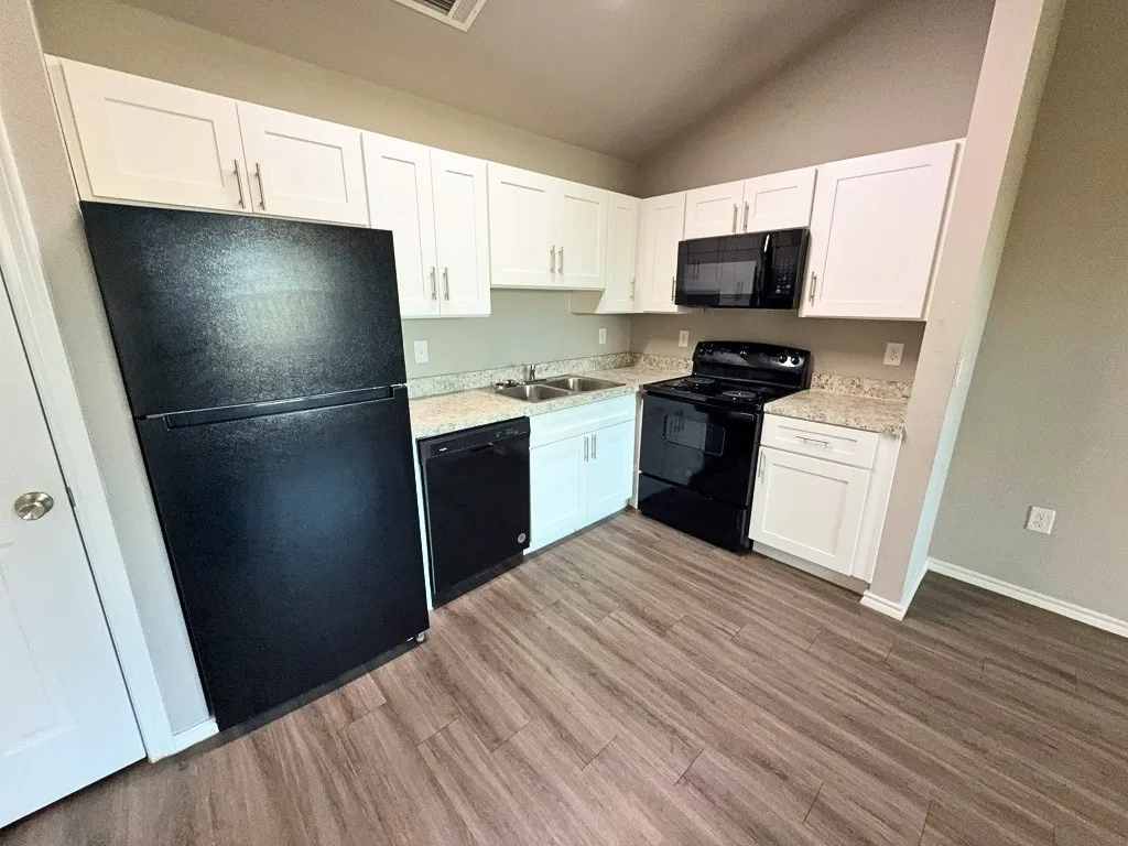 Living area, second view