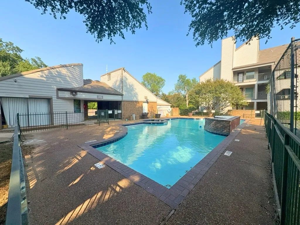 Community pool