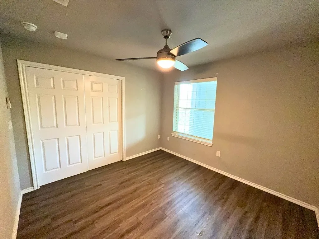 Bedroom with ceiling fan